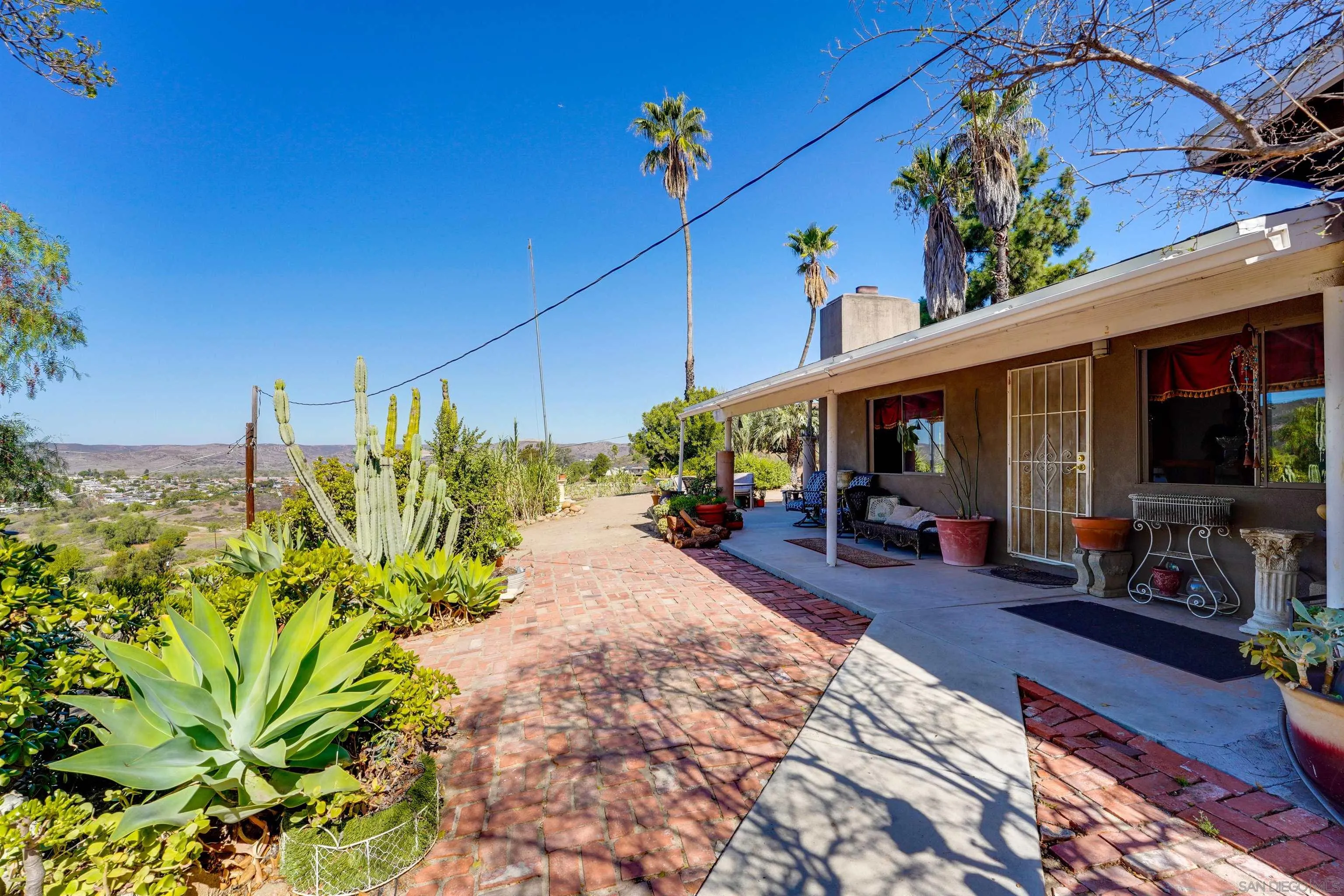 8109 MESA ROAD, Santee, CA 92071 8109 MESA ROAD, Santee, CA 92071