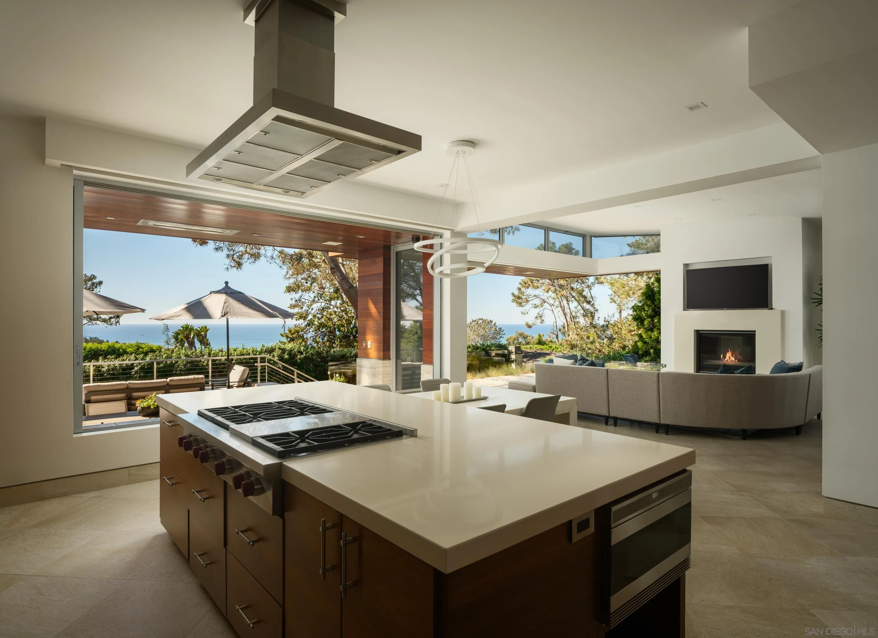 116 Nob Ave, Del Mar, CA 92014 116 Nob Ave, Del Mar, CA 92014