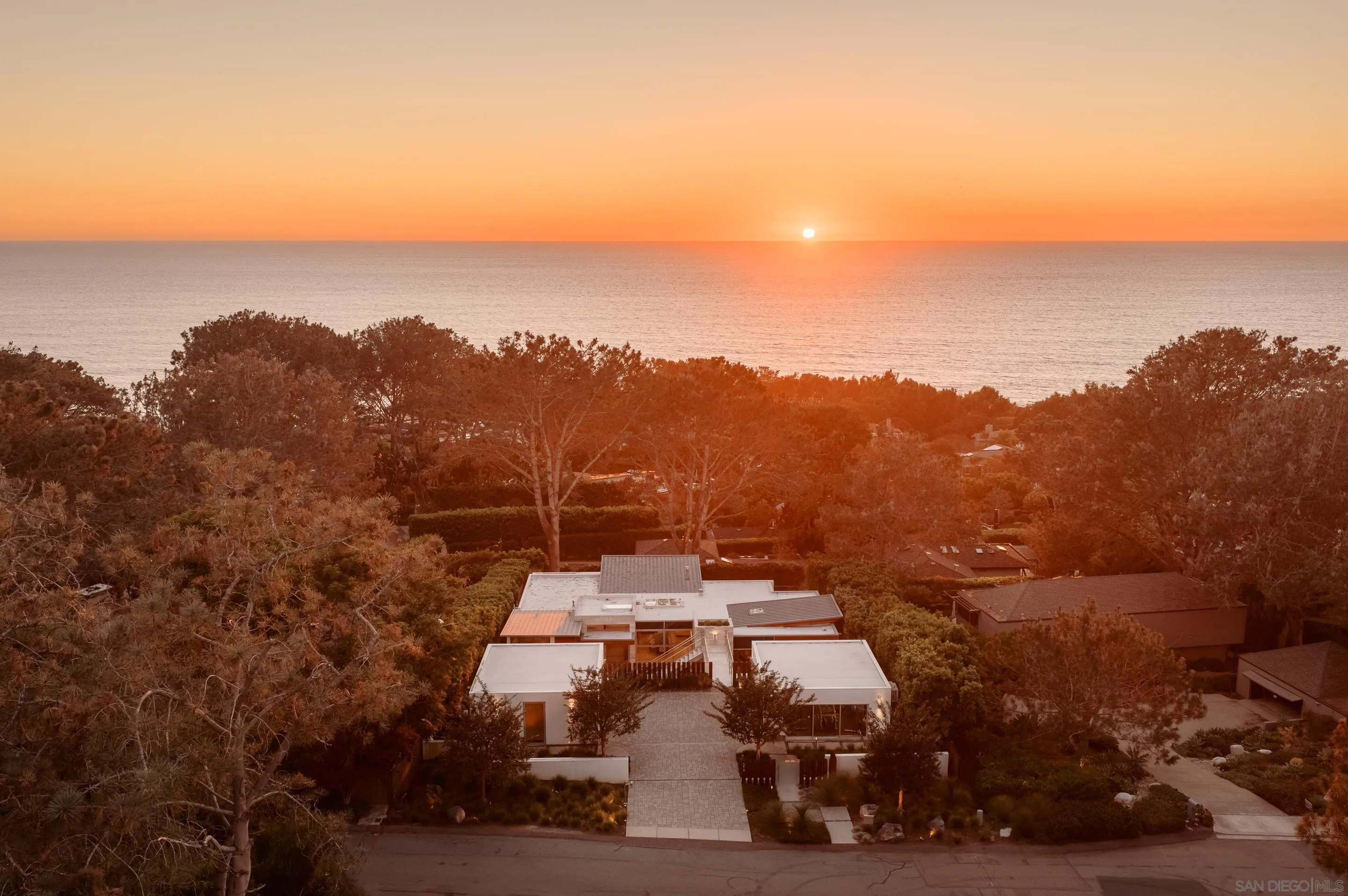116 Nob Ave, Del Mar, CA 92014 116 Nob Ave, Del Mar, CA 92014