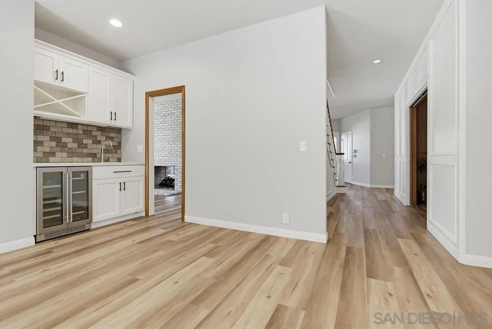 https://cdn.realtyfeed.com/cdn/127/260025749/6e50a0b6ad8c86d056c182e07c7b37c3.webp