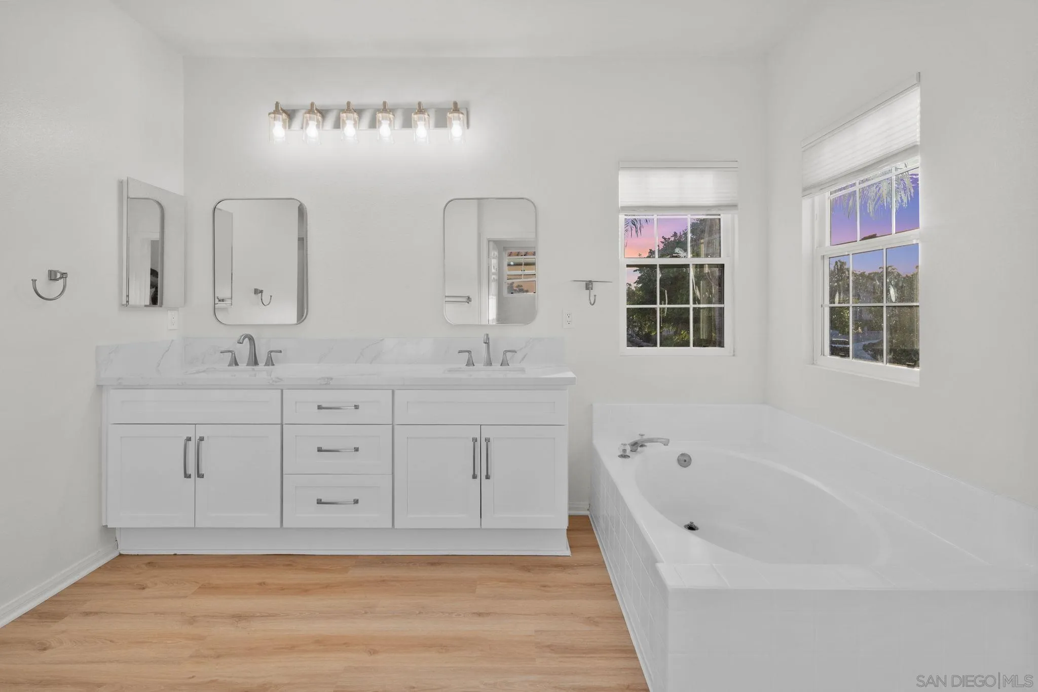 6021 Paseo Carreta, Carlsbad, CA 92009