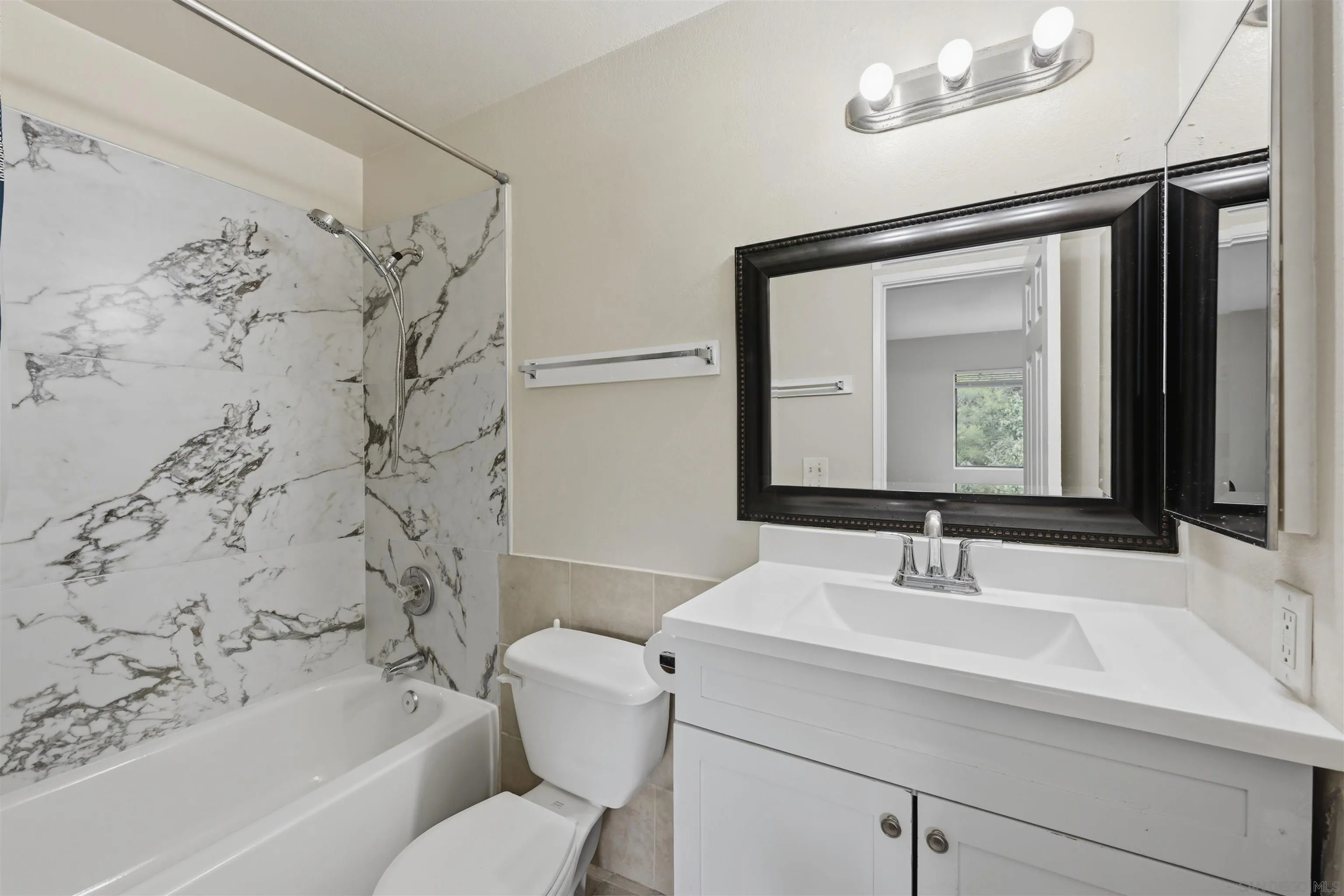 2036 Canyon Dr, Oceanside, CA 92054 2036 Canyon Dr, Oceanside, CA 92054