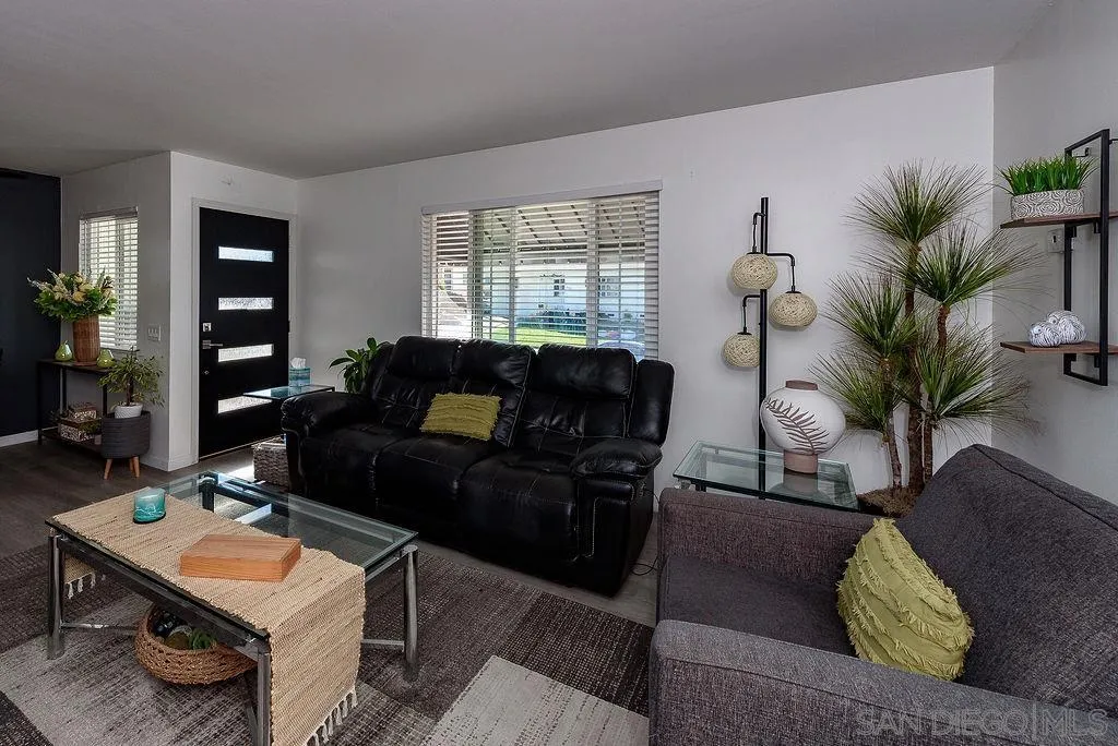 6026 Schuyler, San Diego, CA 92139 6026 Schuyler, San Diego, CA 92139