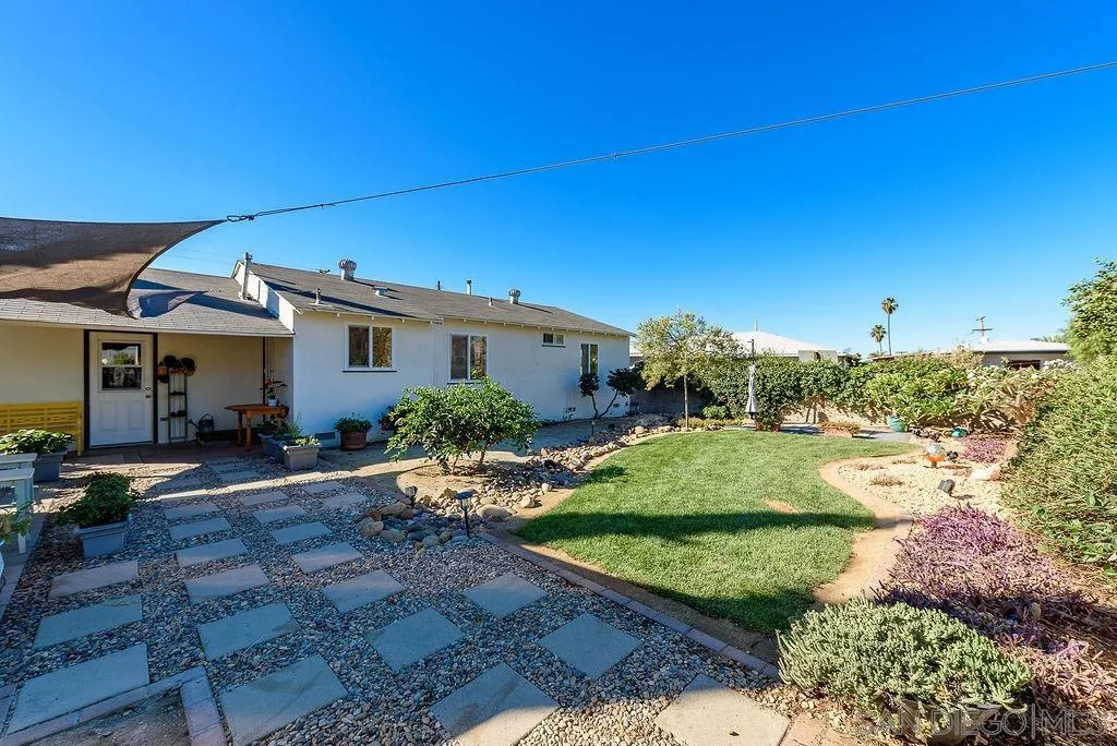 6026 Schuyler, San Diego, CA 92139 6026 Schuyler, San Diego, CA 92139