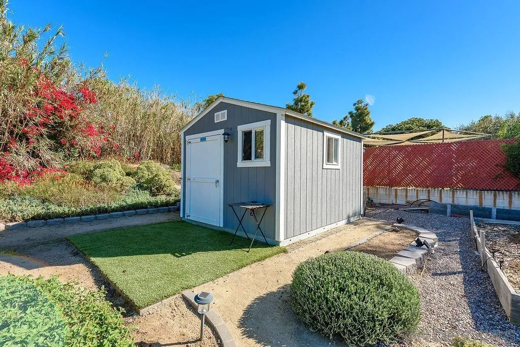 6026 Schuyler, San Diego, CA 92139 6026 Schuyler, San Diego, CA 92139