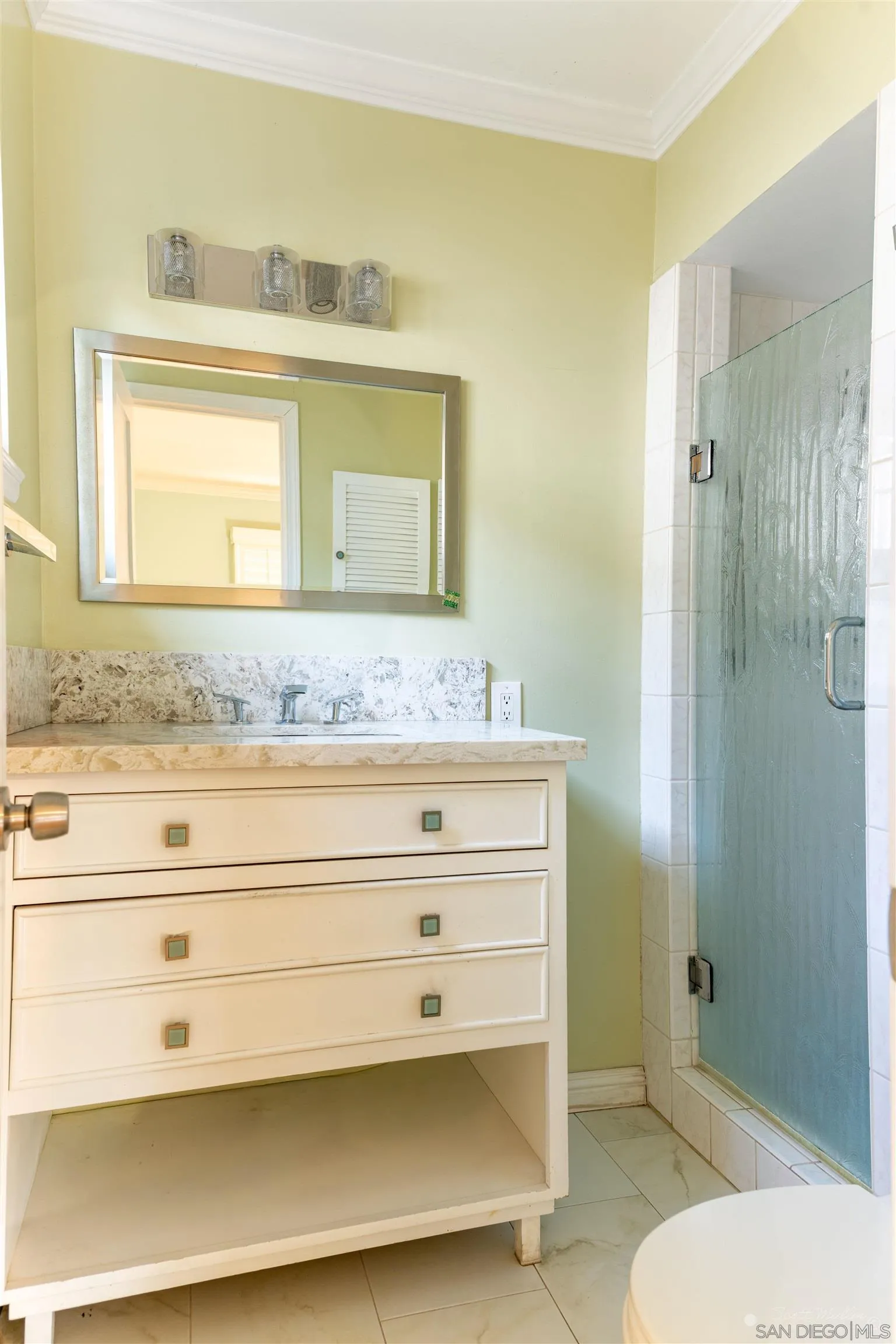 https://cdn.realtyfeed.com/cdn/127/260025776/b87cc8b3fb2a9cf19bb6ff707695f1e8.webp