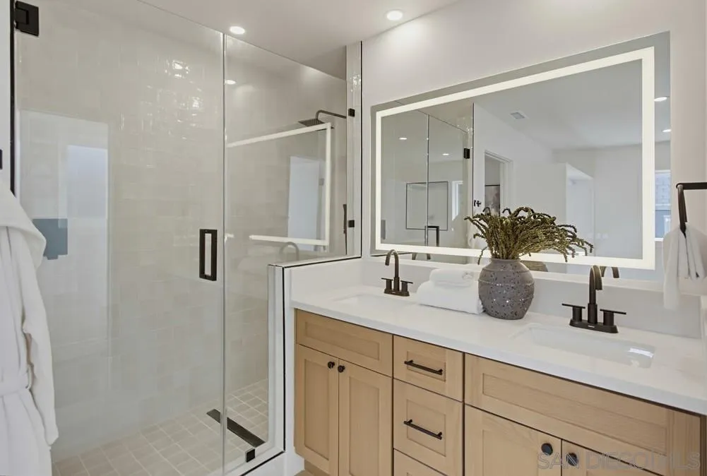 https://cdn.realtyfeed.com/cdn/127/260025782/a812425ff75b71852aec92adadc34a4f.webp