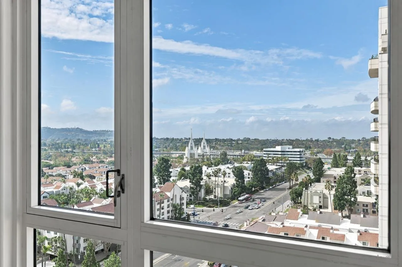 3890 Nobel, #1403, San Diego, CA 92122 3890 Nobel, #1403, San Diego, CA 92122