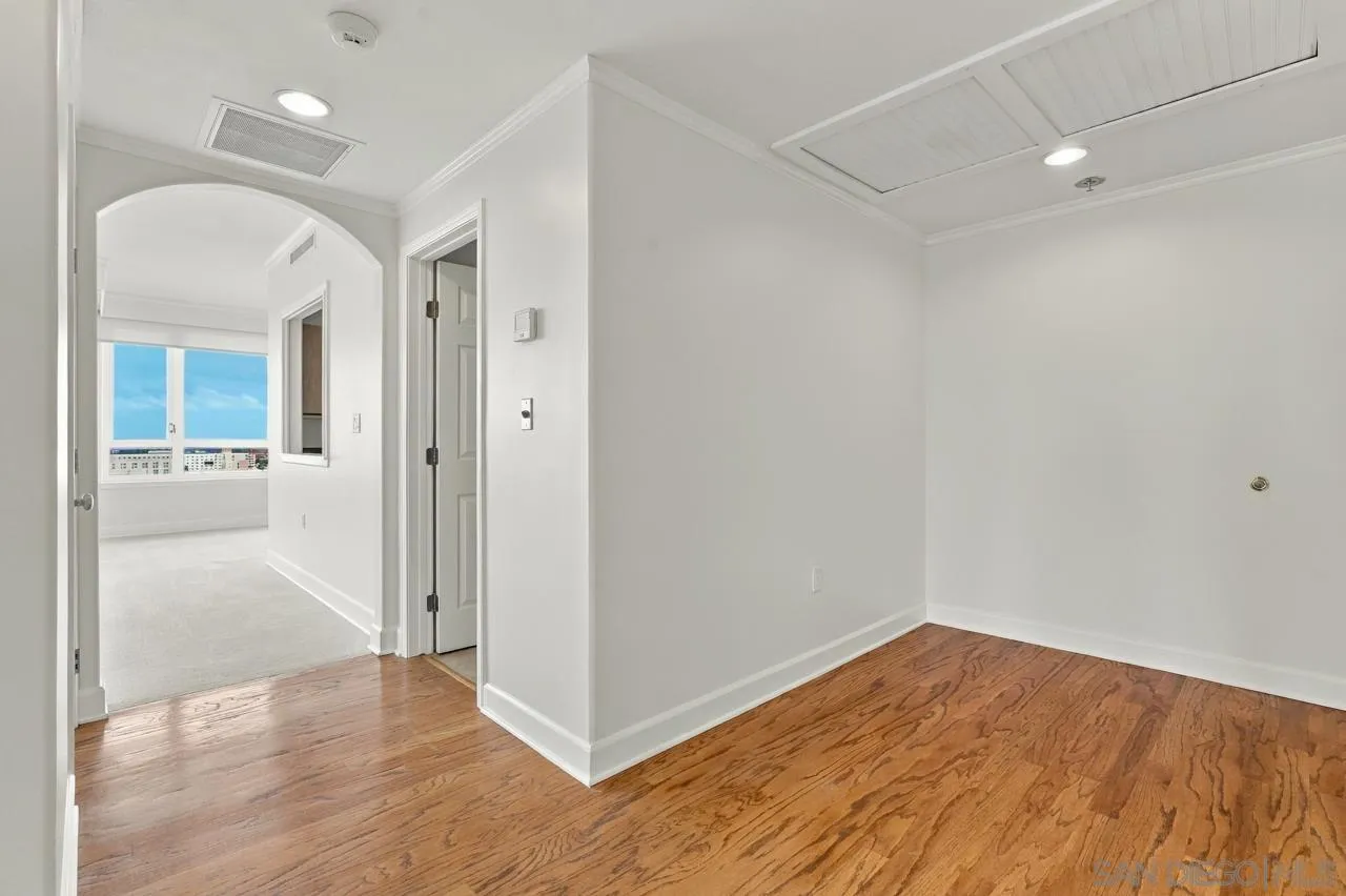 3890 Nobel, #1403, San Diego, CA 92122 3890 Nobel, #1403, San Diego, CA 92122