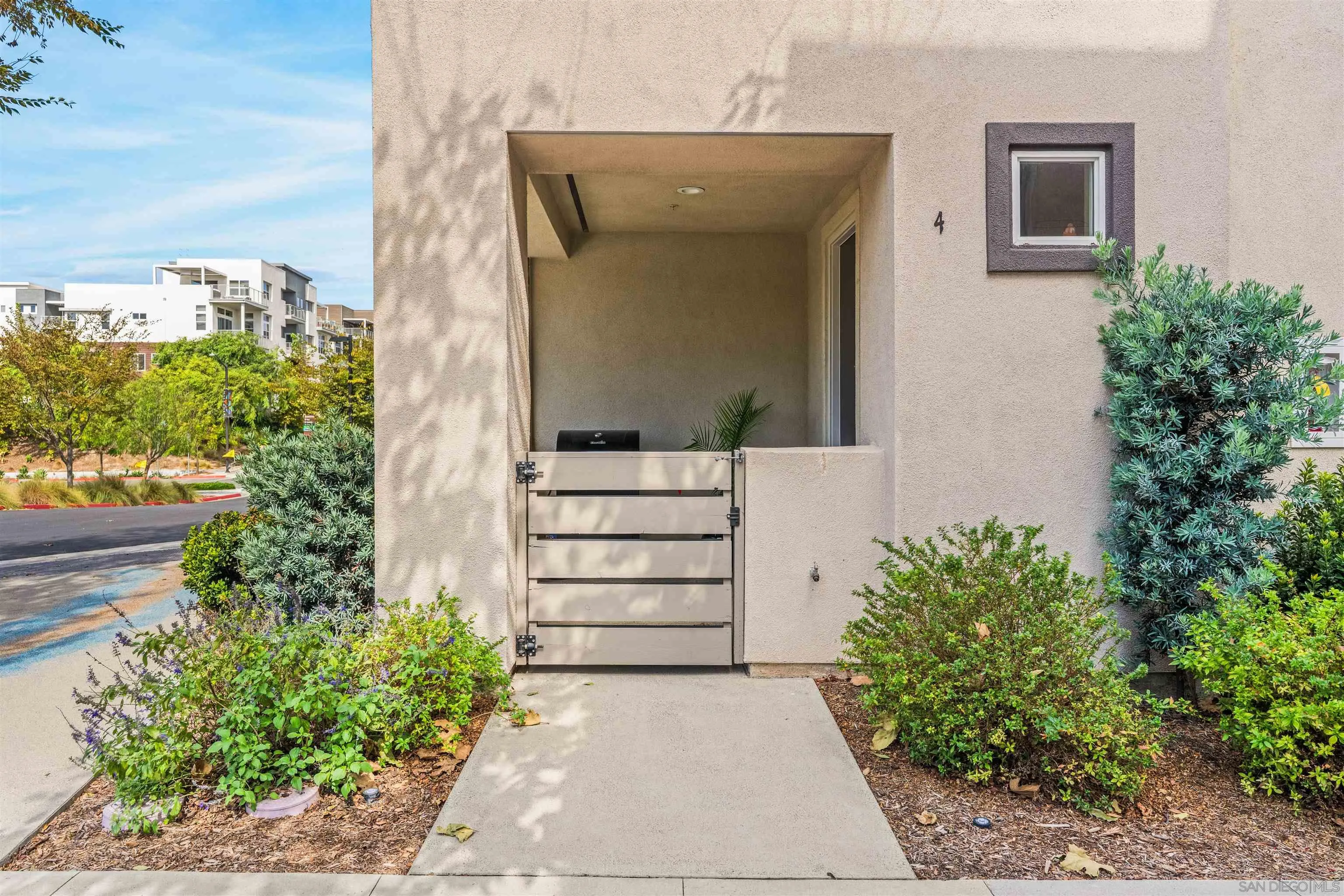 2126 Celestial Way, #4, Chula Vista, CA 91915 2126 Celestial Way, #4, Chula Vista, CA 91915
