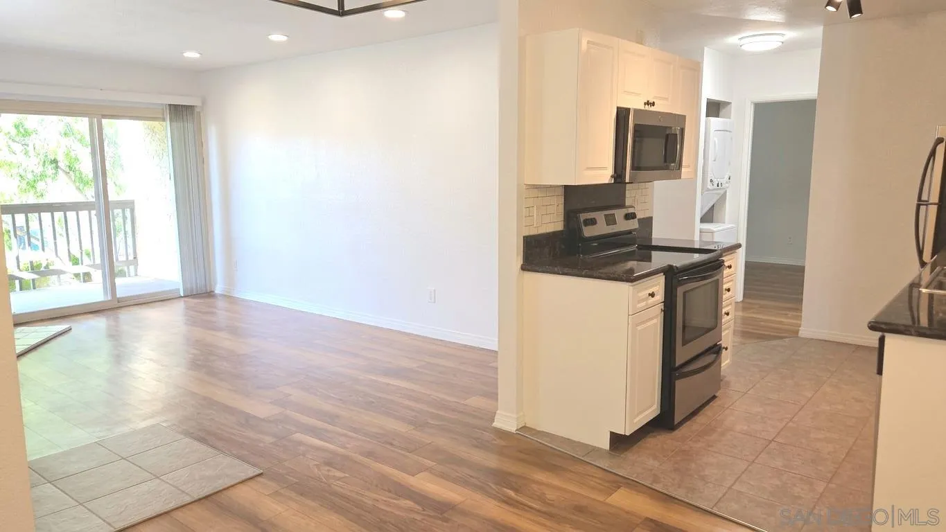 https://cdn.realtyfeed.com/cdn/127/260025791/afeea919230b0e774c8a86fab86323bd.webp