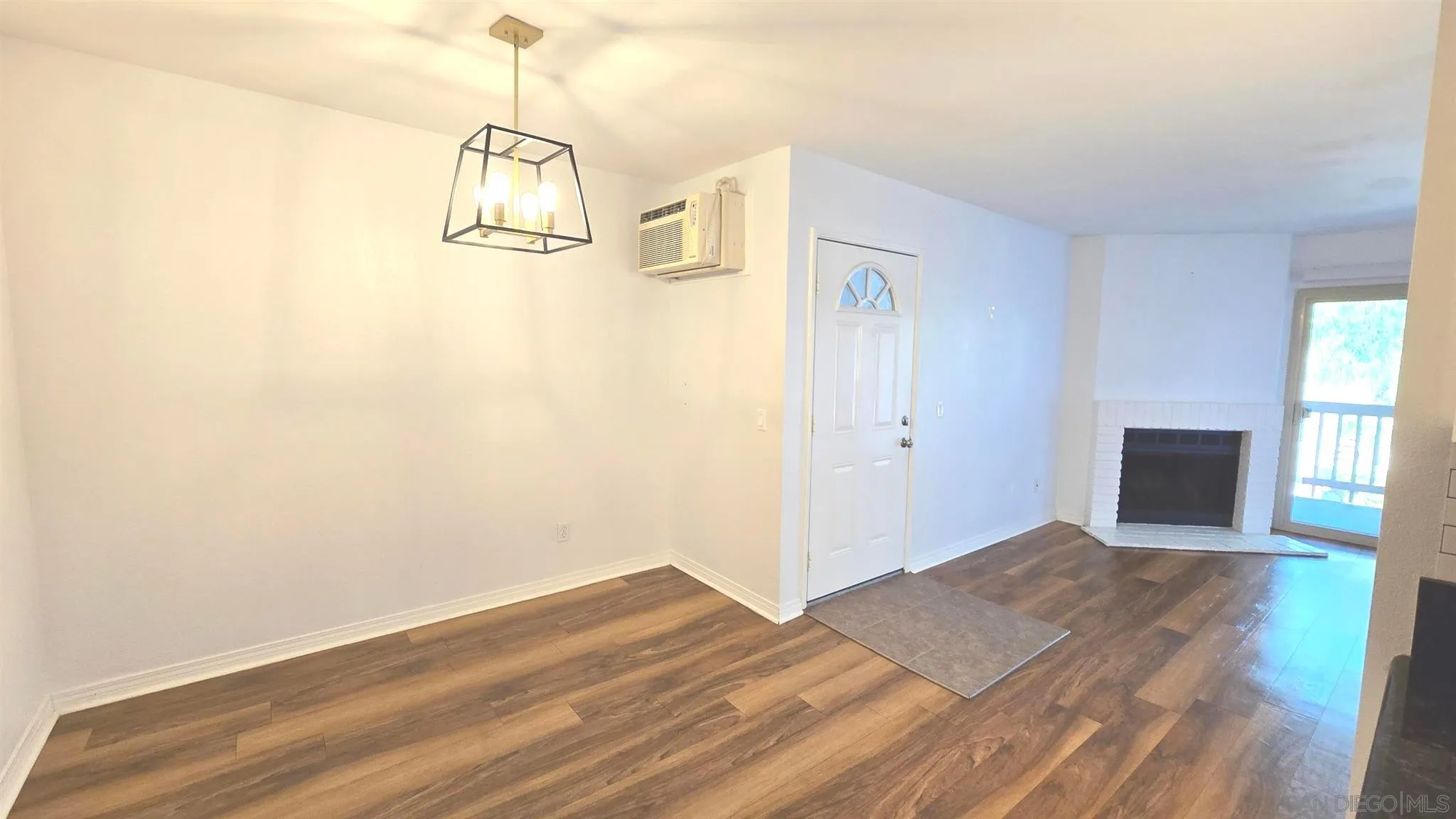 https://cdn.realtyfeed.com/cdn/127/260025791/e2c4c9b98b33951a71fc56609b913788.webp