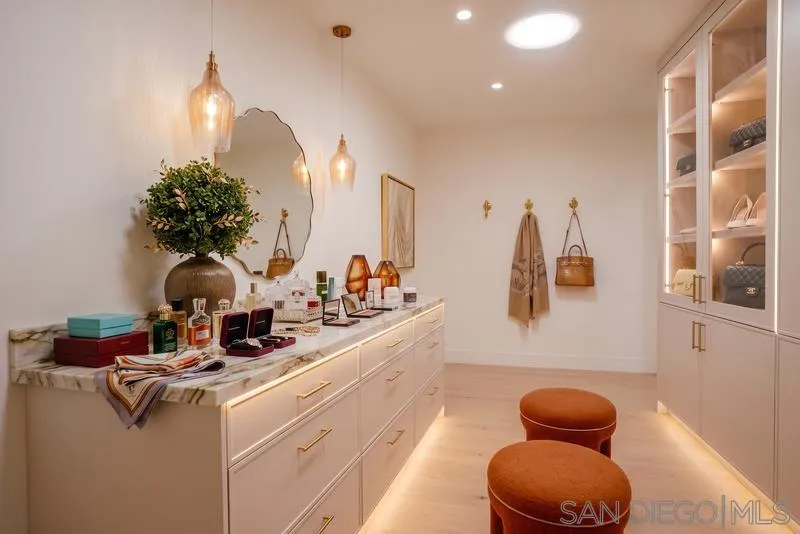 3013 Woodford Drive, La Jolla, CA 92037