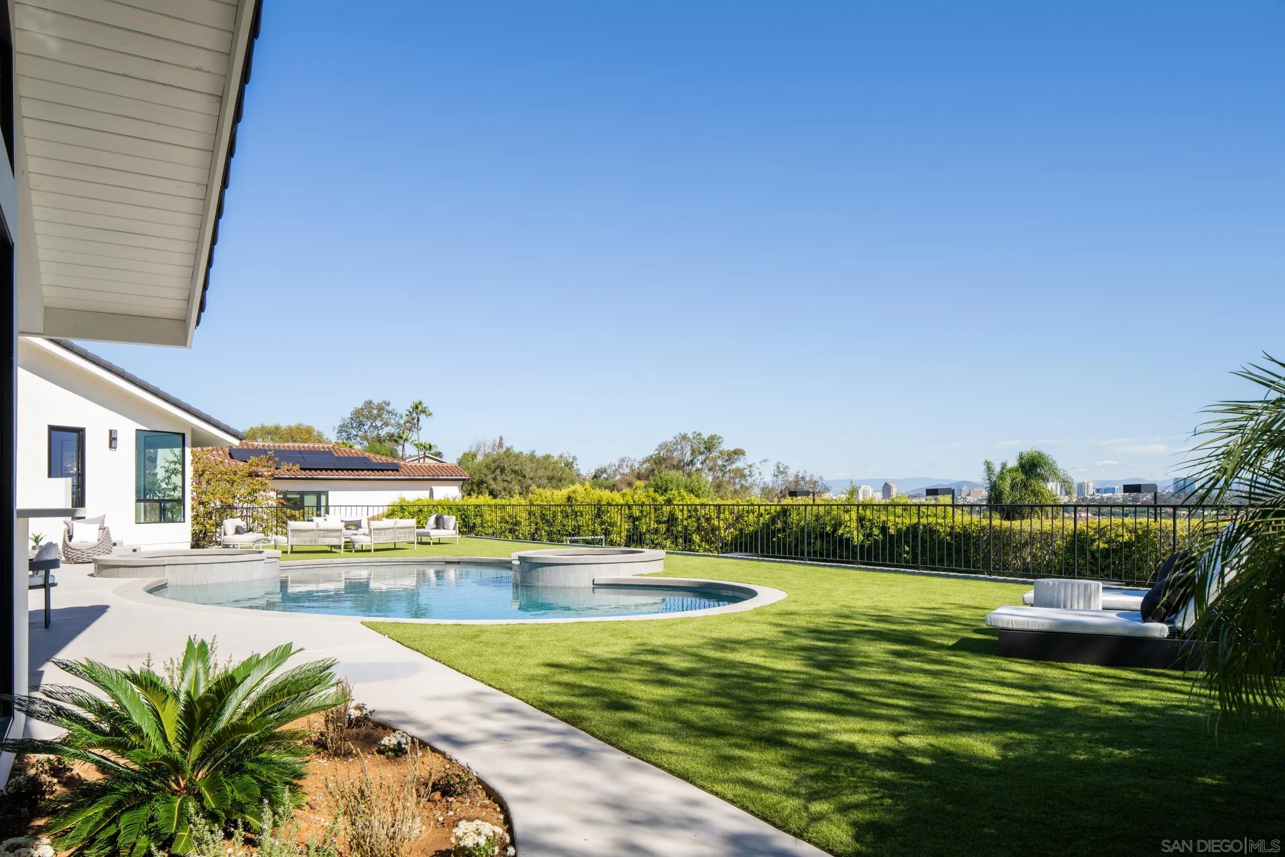 3013 Woodford Drive, La Jolla, CA 92037
