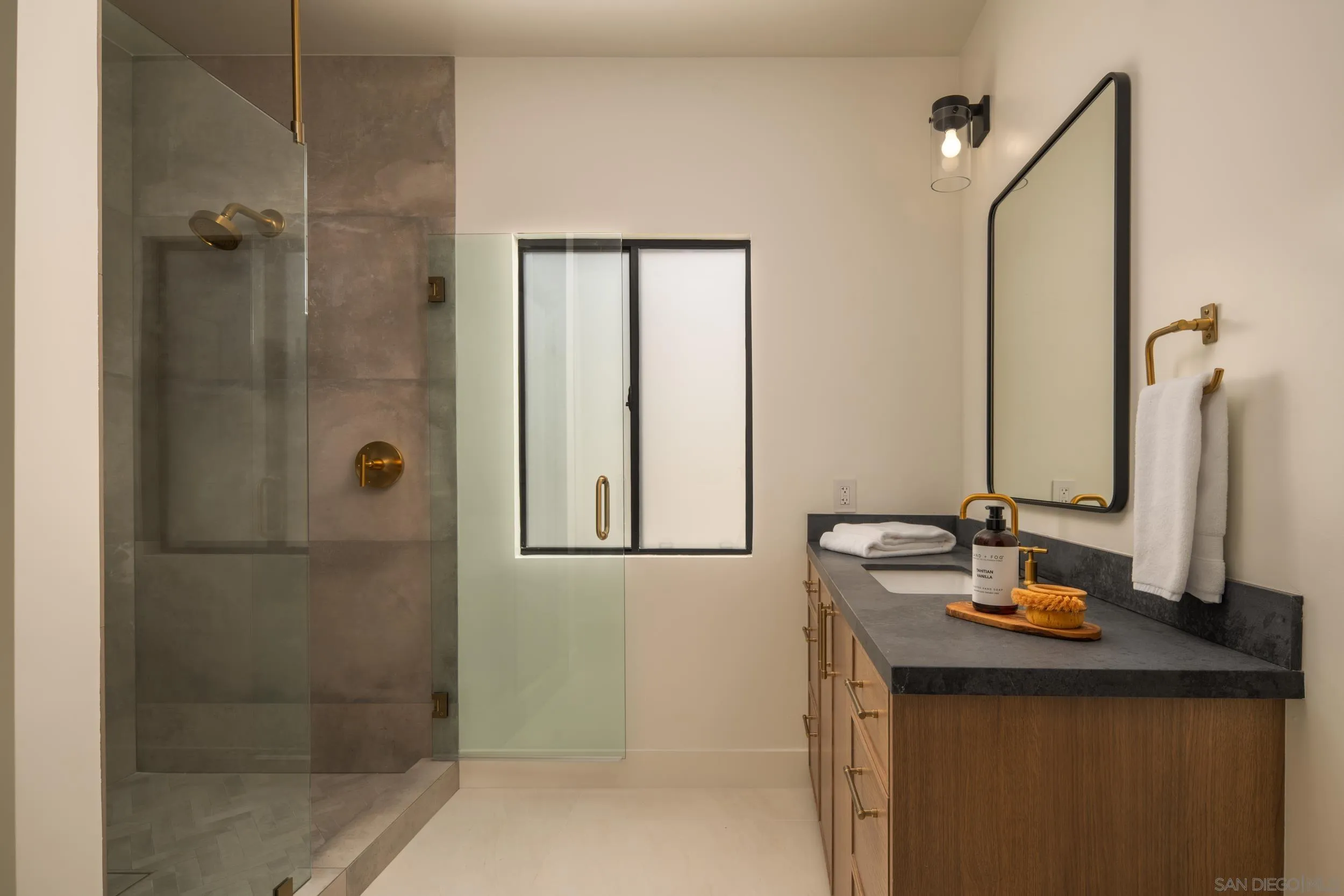 3013 Woodford Drive, La Jolla, CA 92037