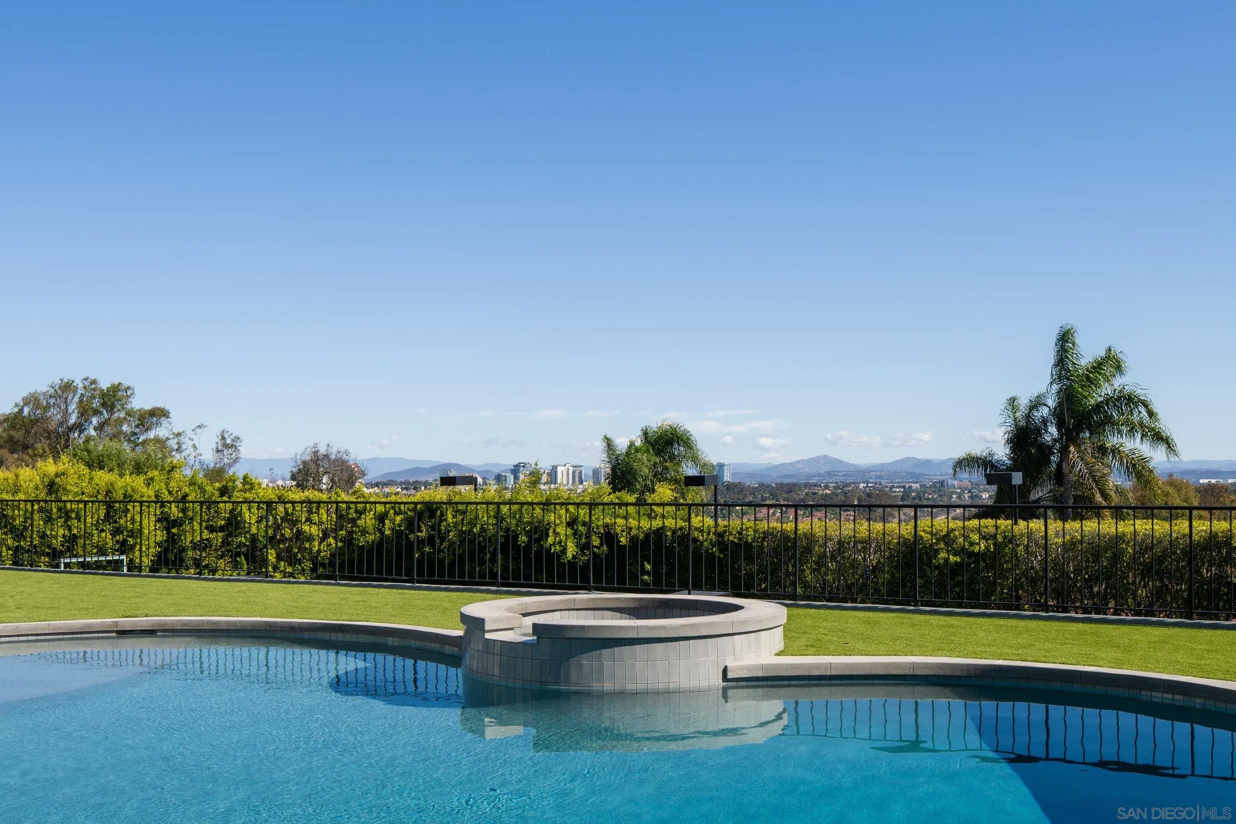 3013 Woodford Drive, La Jolla, CA 92037