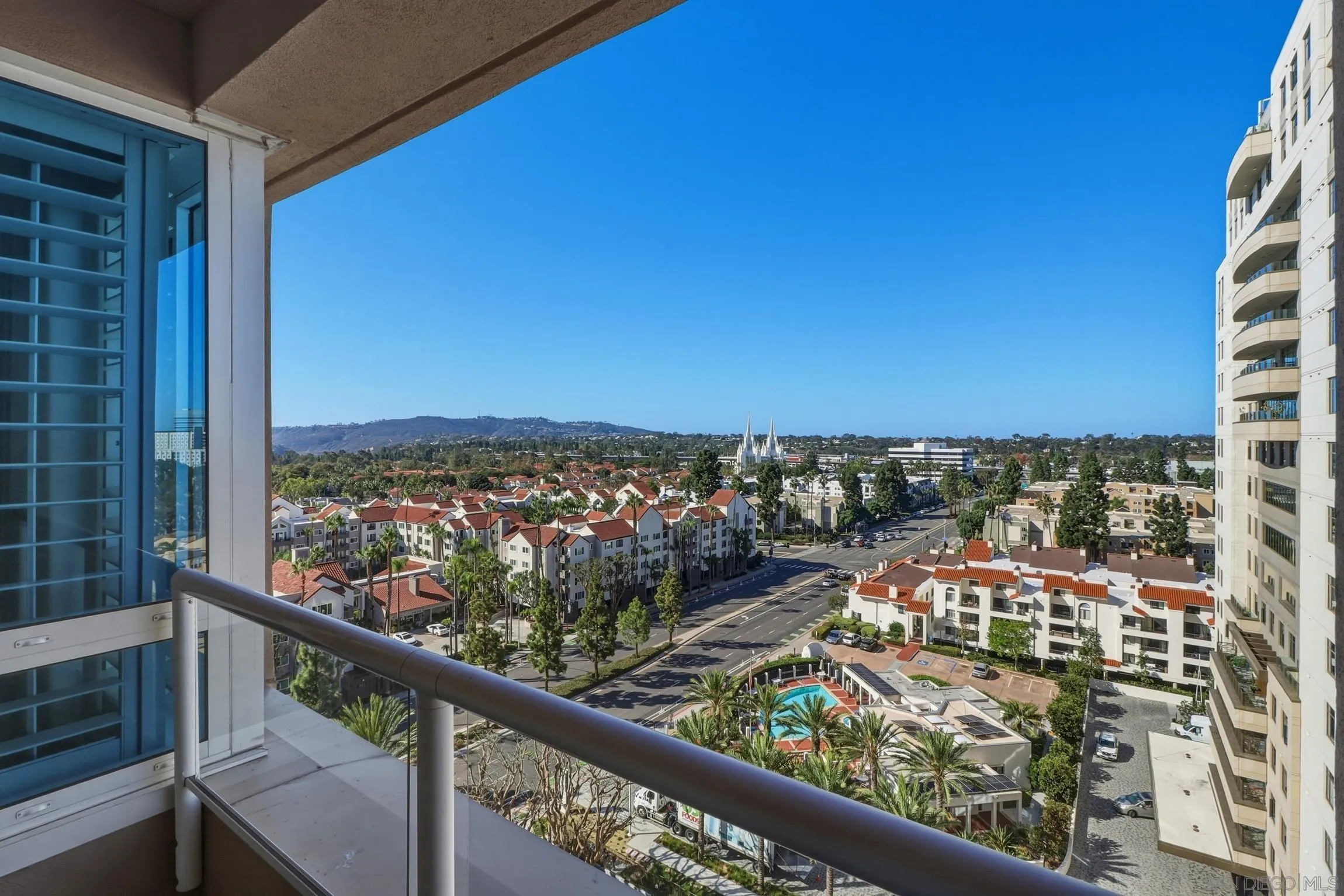 https://cdn.realtyfeed.com/cdn/127/260025799/2face137011a01ad501f65abe7be7bb4.webp