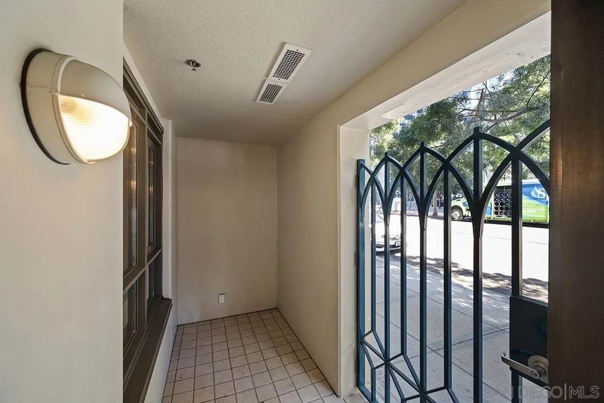 700 W E Street, #104, San Diego, CA 92101