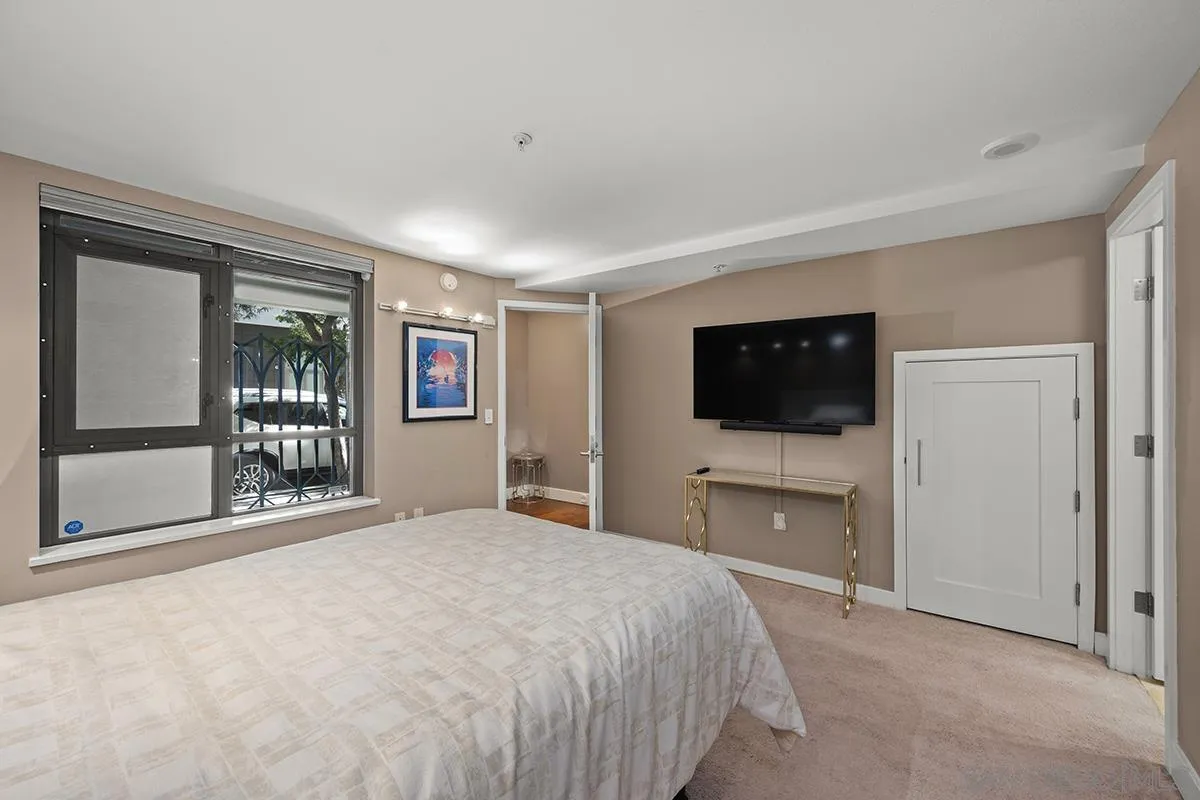 700 W E Street, #104, San Diego, CA 92101