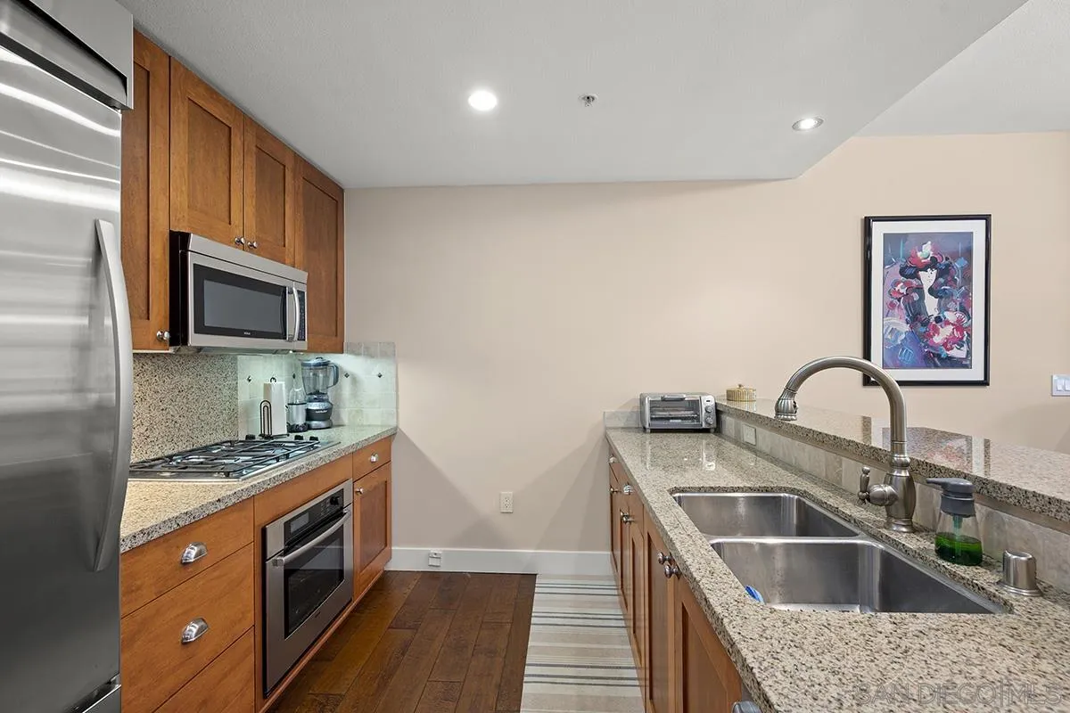700 W E Street, #104, San Diego, CA 92101