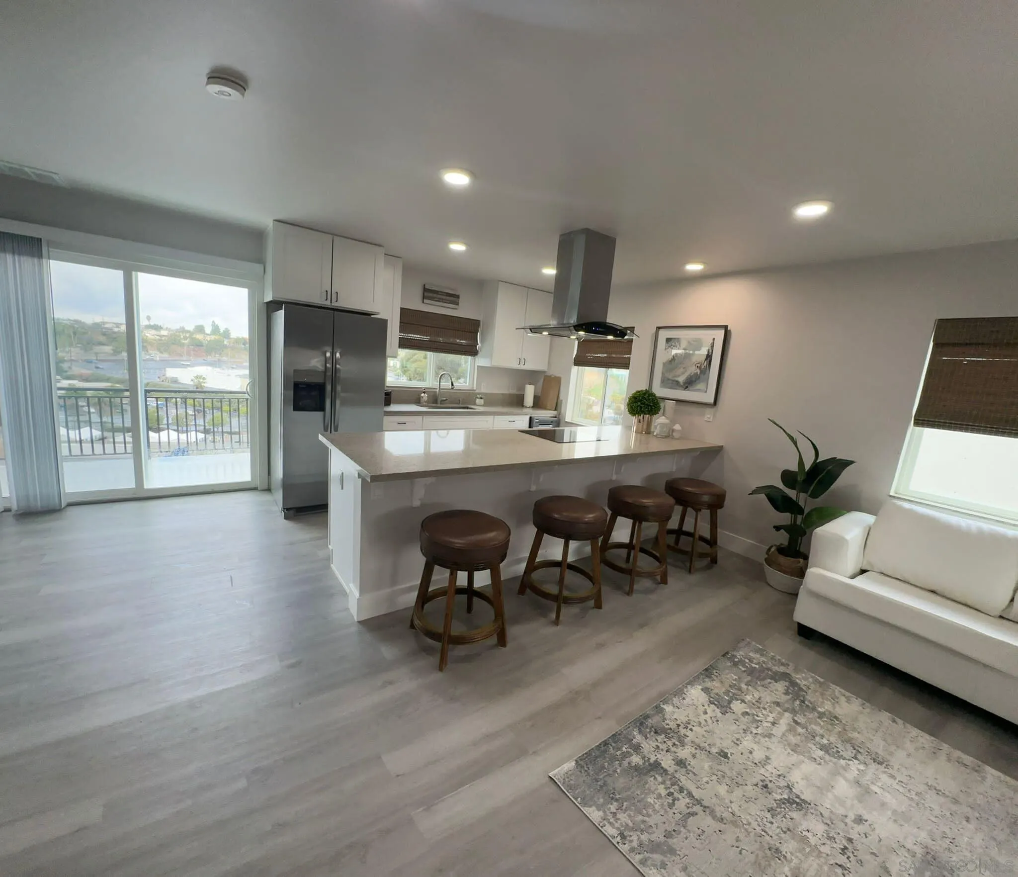 https://cdn.realtyfeed.com/cdn/127/260025815/918748aff2d342230481cf9dab3feaf8.webp