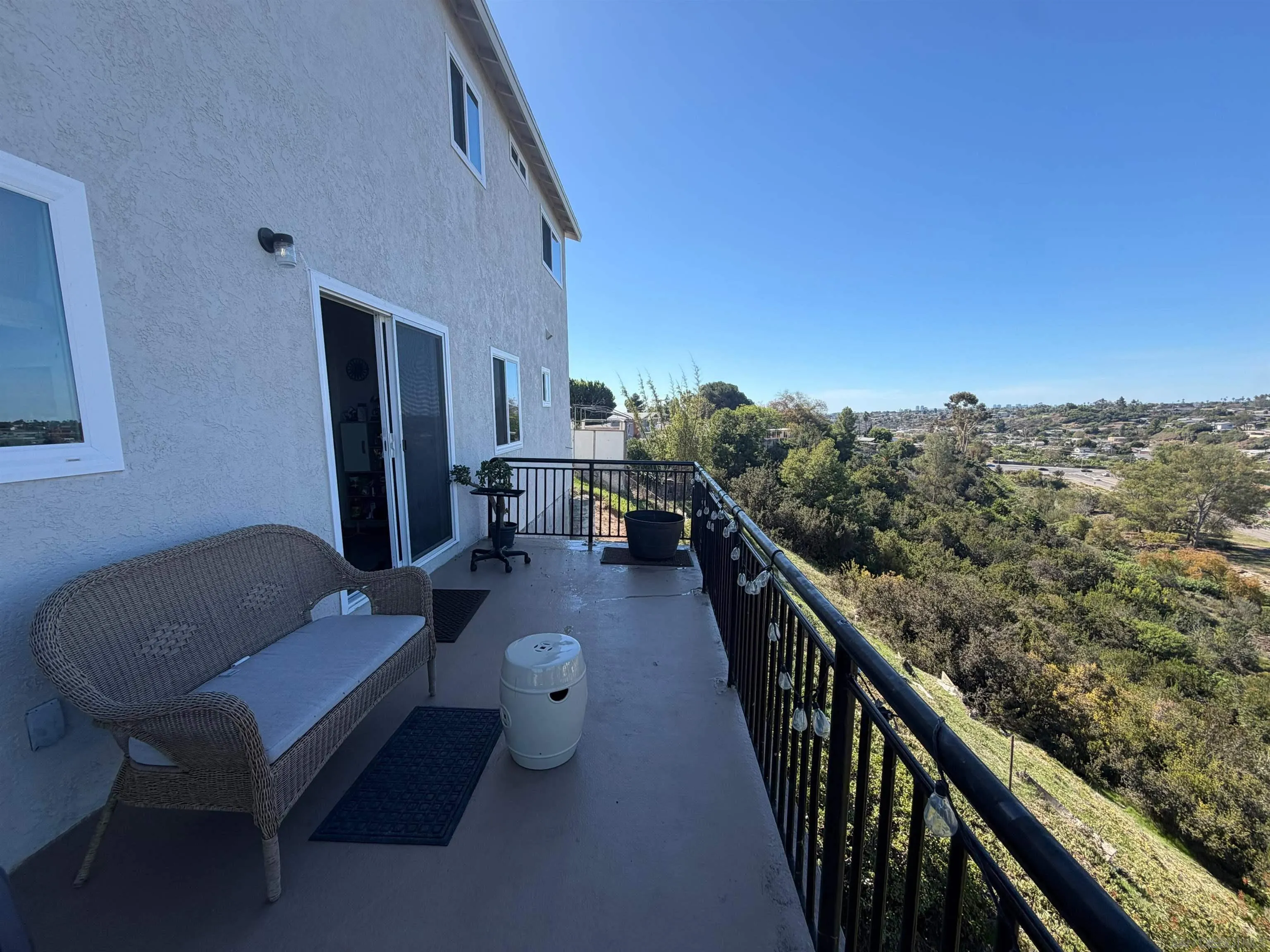 https://cdn.realtyfeed.com/cdn/127/260025815/d8ea03b92d5dd655d8c54ef85504d5d3.webp