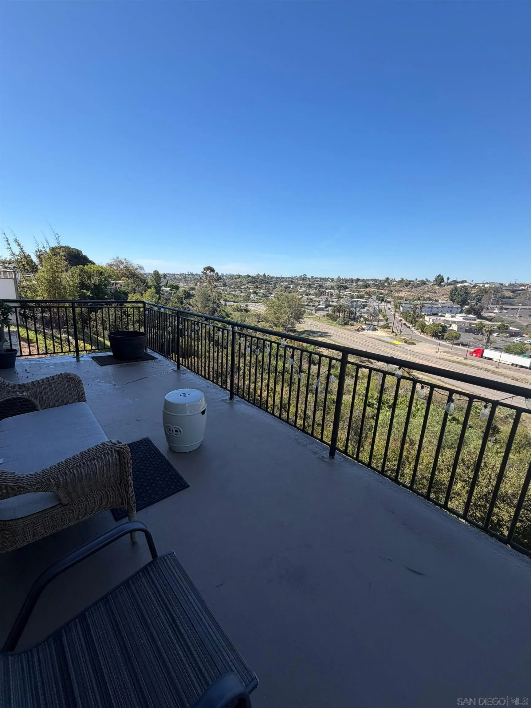 https://cdn.realtyfeed.com/cdn/127/260025815/efb9ffefd04411384ecc5dbabe7c3ced.webp