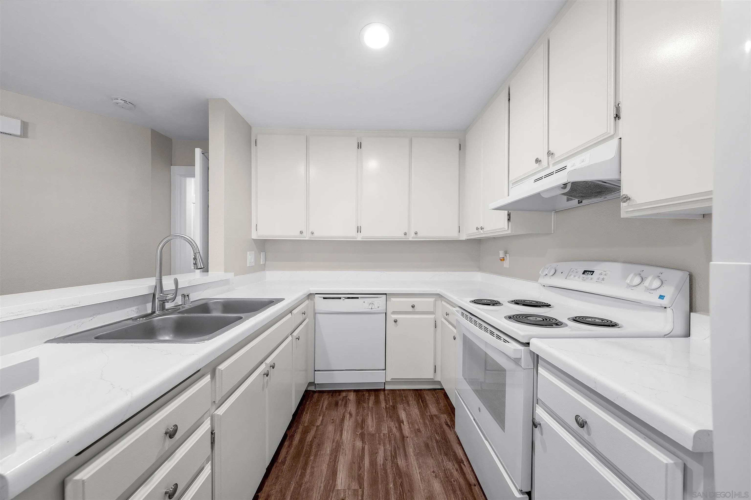 9135 Mast Blvd, Santee, CA 92071