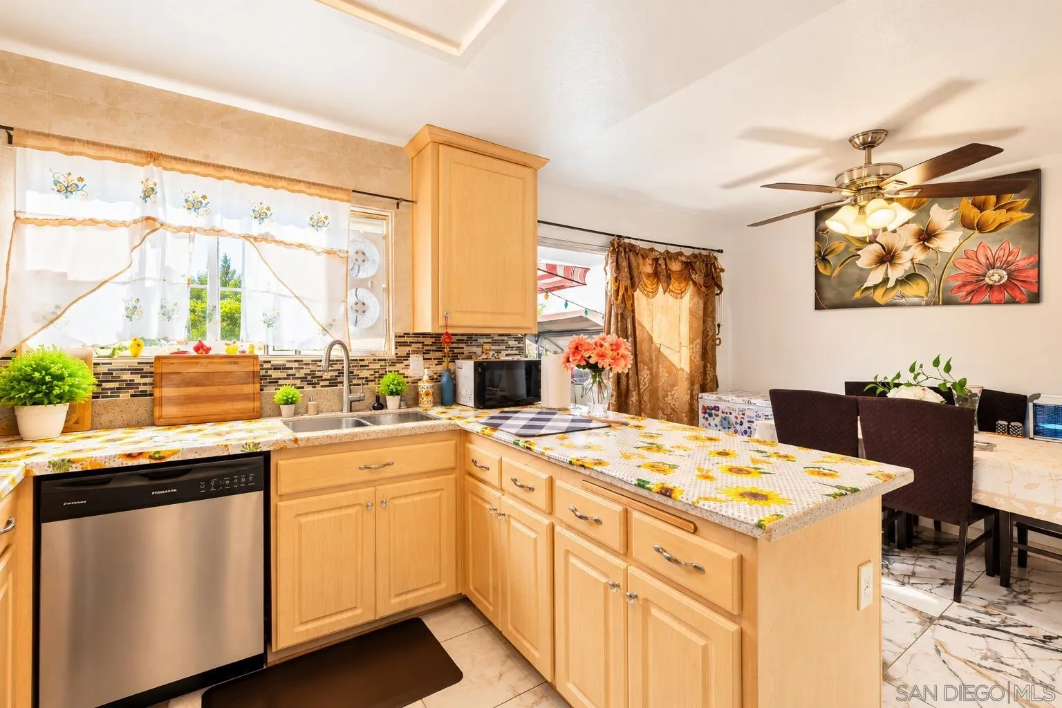 https://cdn.realtyfeed.com/cdn/127/260025824/186bbdc87aa8208ac95426e14c385d5c.webp