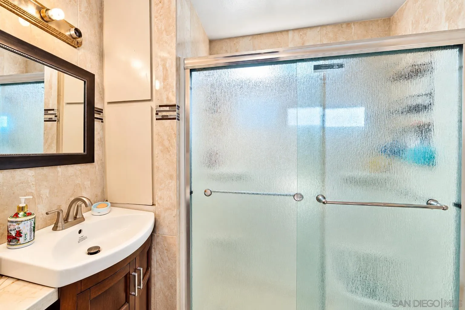 https://cdn.realtyfeed.com/cdn/127/260025824/c7e90f036cb56245a4a21e37efb35c73.webp
