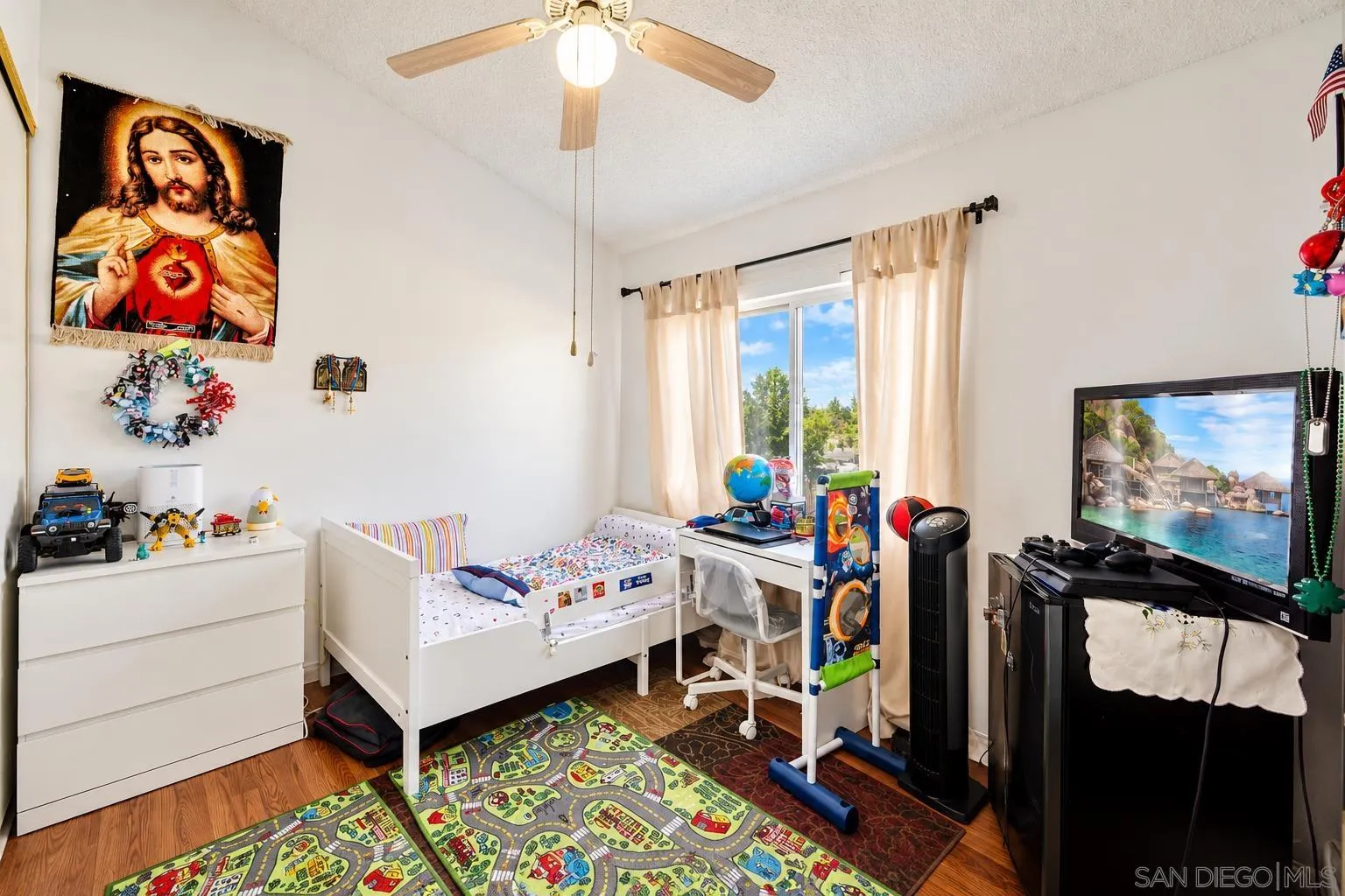 https://cdn.realtyfeed.com/cdn/127/260025824/f4c09b37152ae4cbcc82d543289149fc.webp