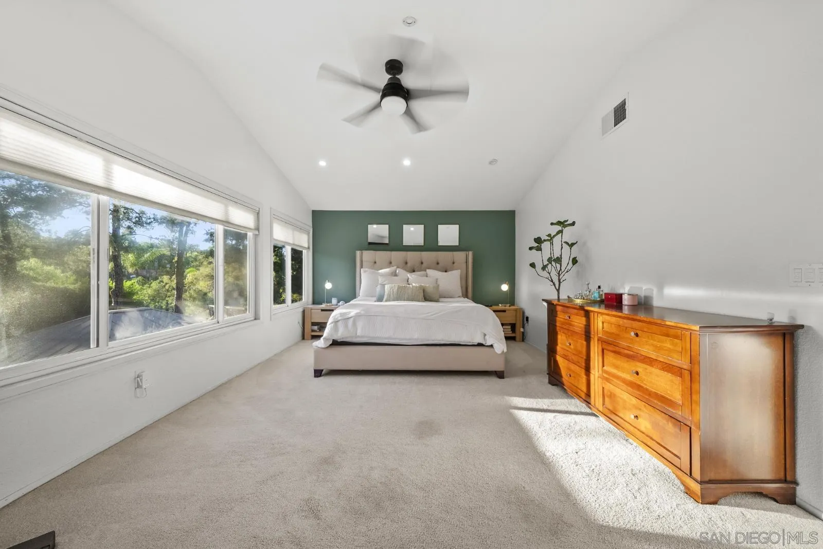 1109 Sundale, El Cajon, CA 92019 1109 Sundale, El Cajon, CA 92019
