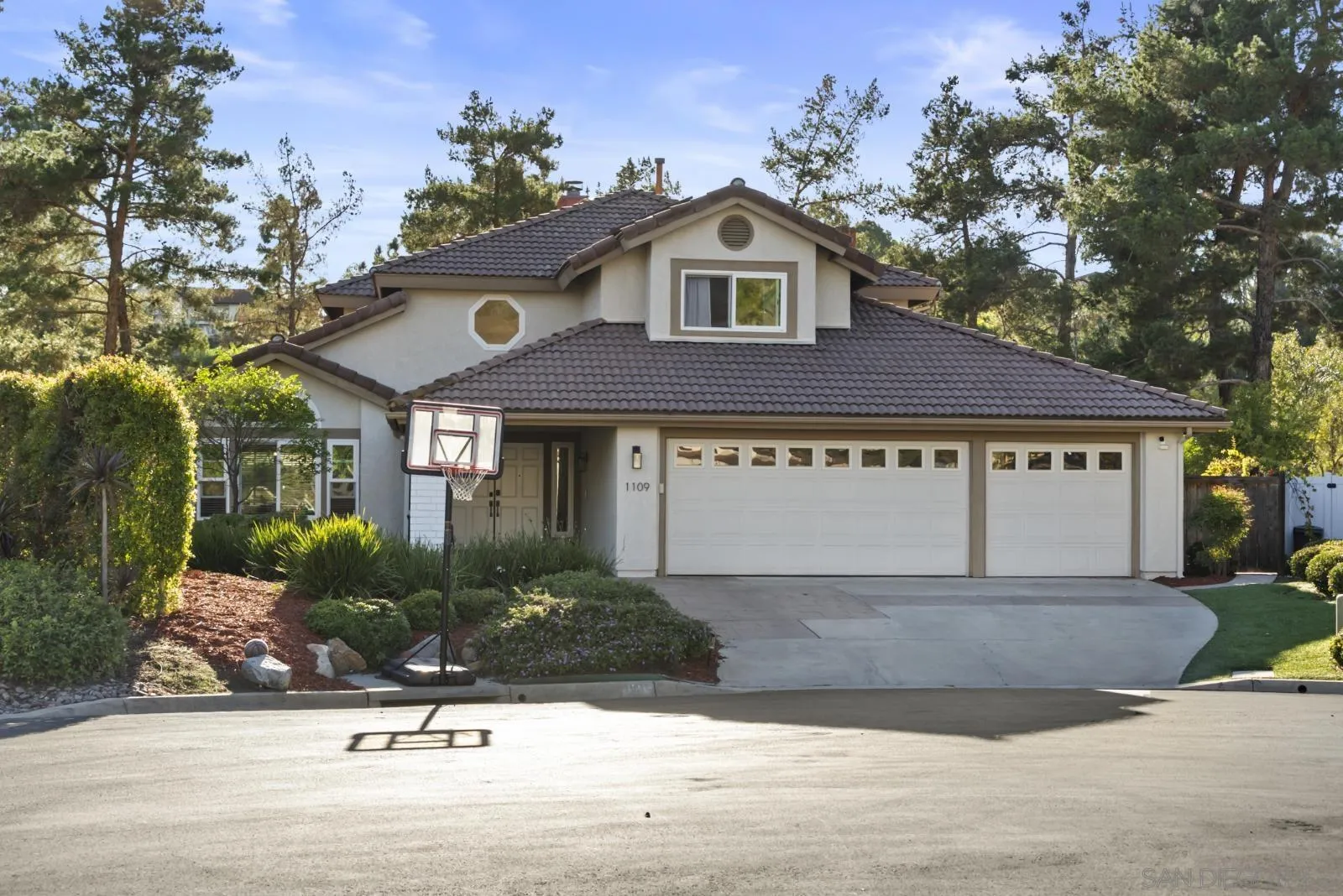 1109 Sundale, El Cajon, CA 92019 1109 Sundale, El Cajon, CA 92019