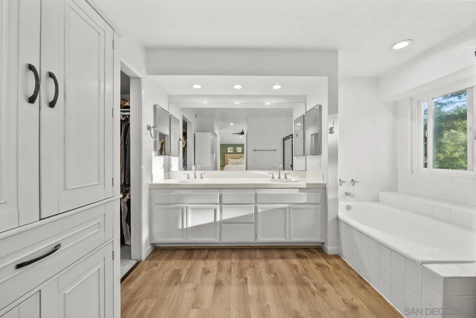 1109 Sundale, El Cajon, CA 92019 1109 Sundale, El Cajon, CA 92019