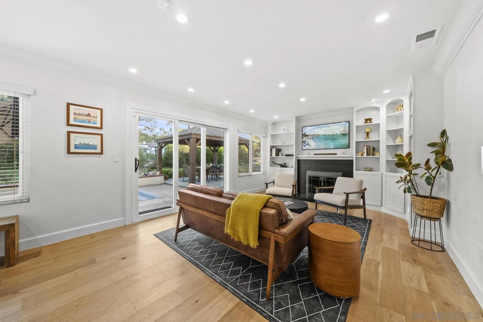 1109 Sundale, El Cajon, CA 92019 1109 Sundale, El Cajon, CA 92019