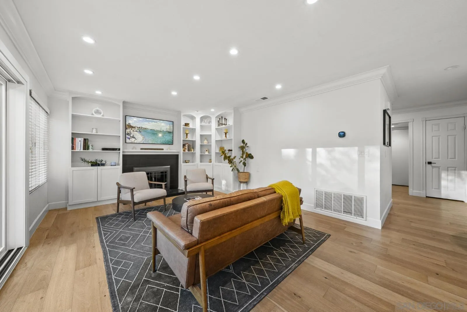 1109 Sundale, El Cajon, CA 92019 1109 Sundale, El Cajon, CA 92019
