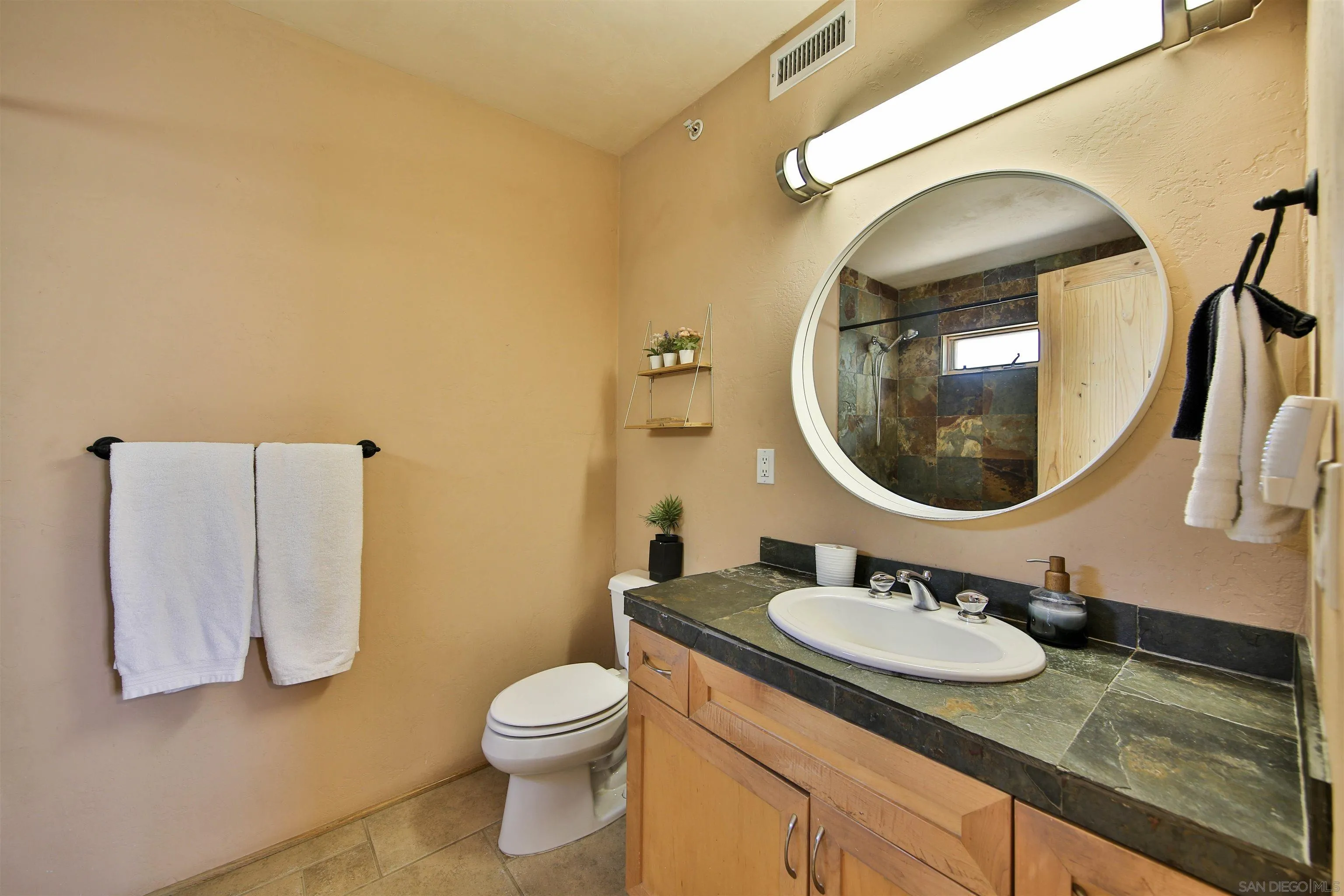 https://cdn.realtyfeed.com/cdn/127/260025835/19b5bb4e9de8541a642d0badd4321a20.webp
