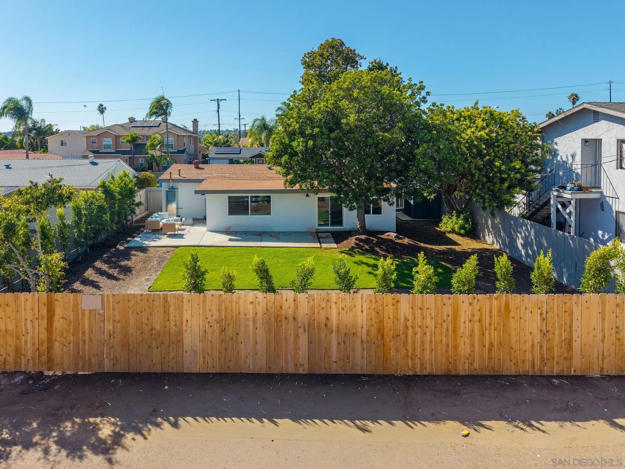 https://cdn.realtyfeed.com/cdn/127/260025836/ee35cbbddbab0f0e5796829a293d2c6a.webp