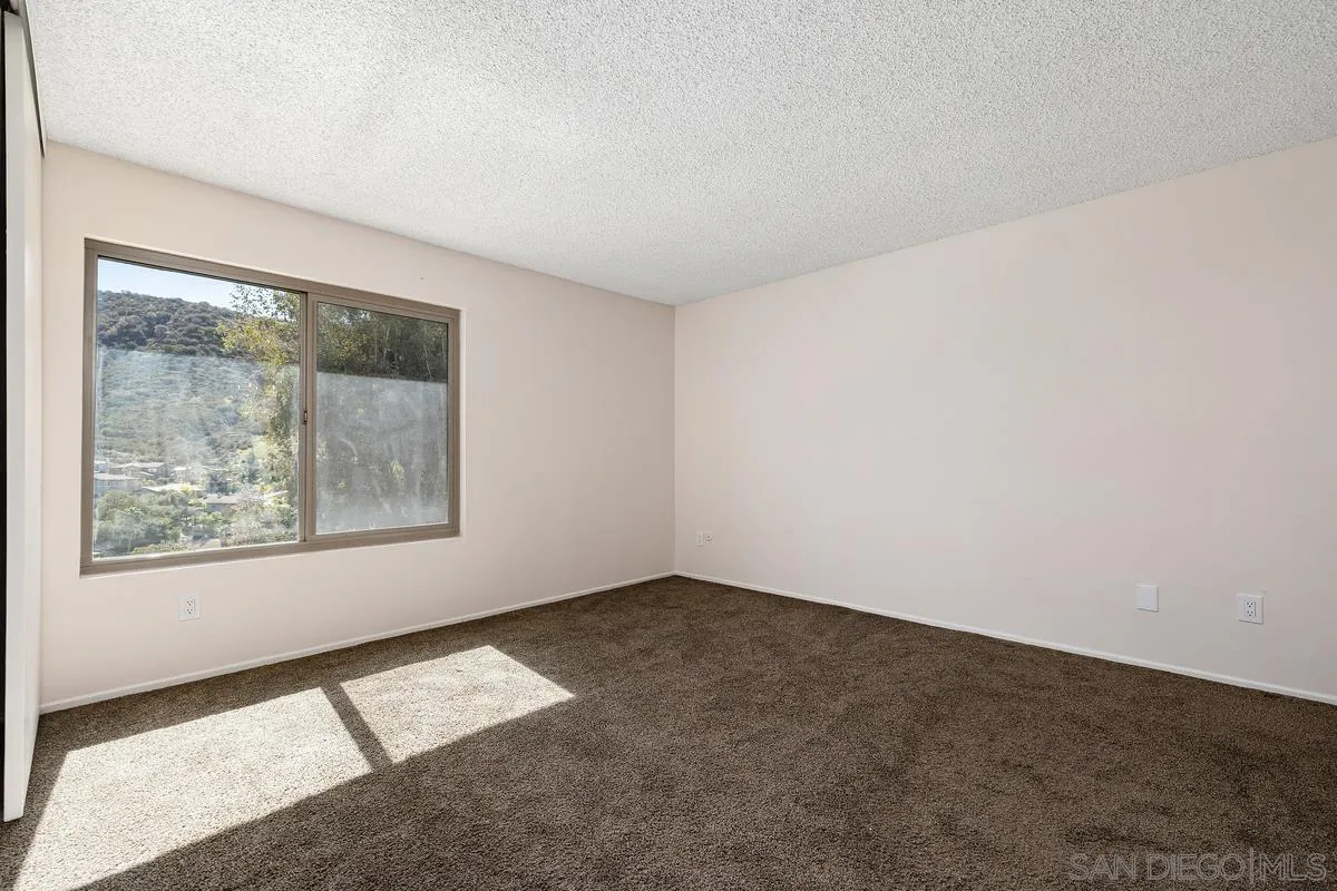 14541 Miguel Lane, El Cajon, CA 92021