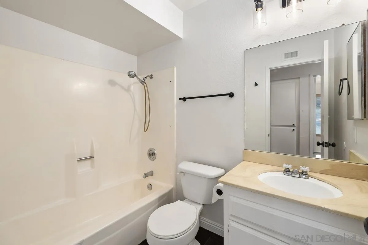 14541 Miguel Lane, El Cajon, CA 92021