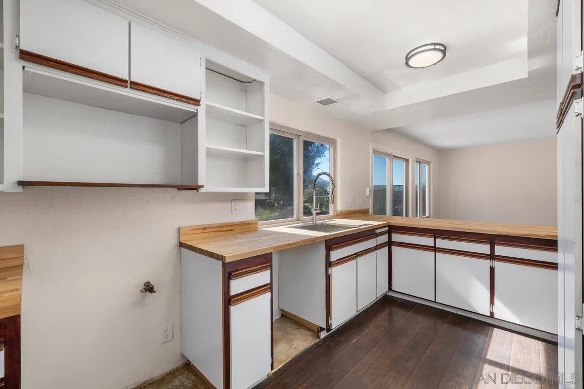 14541 Miguel Lane, El Cajon, CA 92021