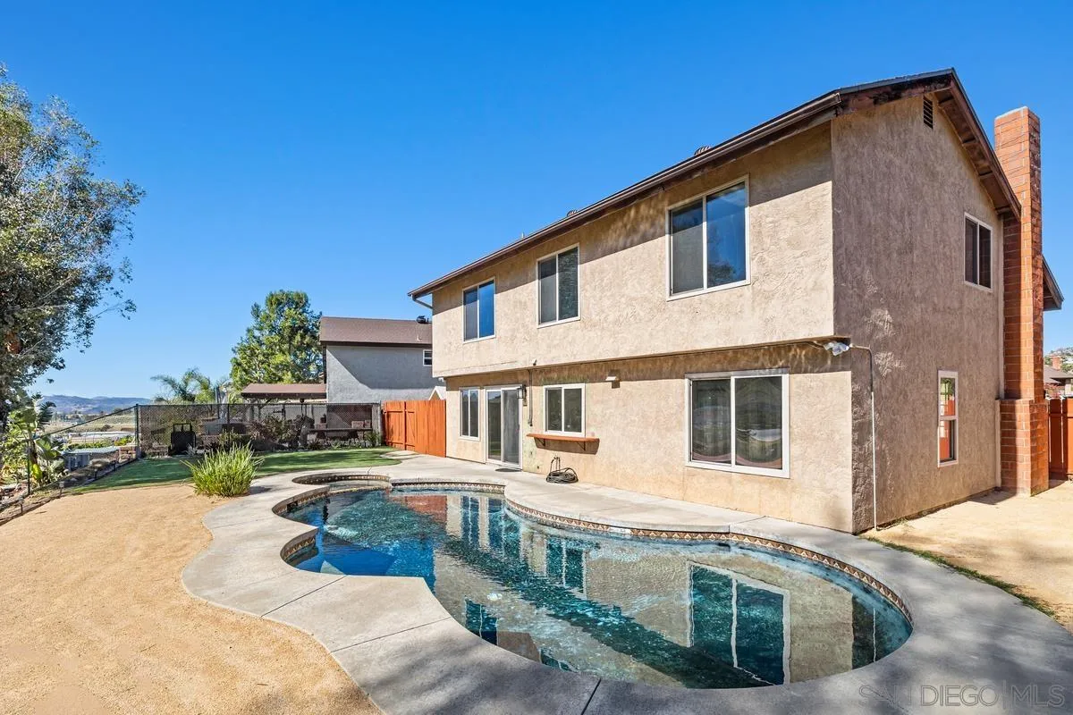 14541 Miguel Lane, El Cajon, CA 92021