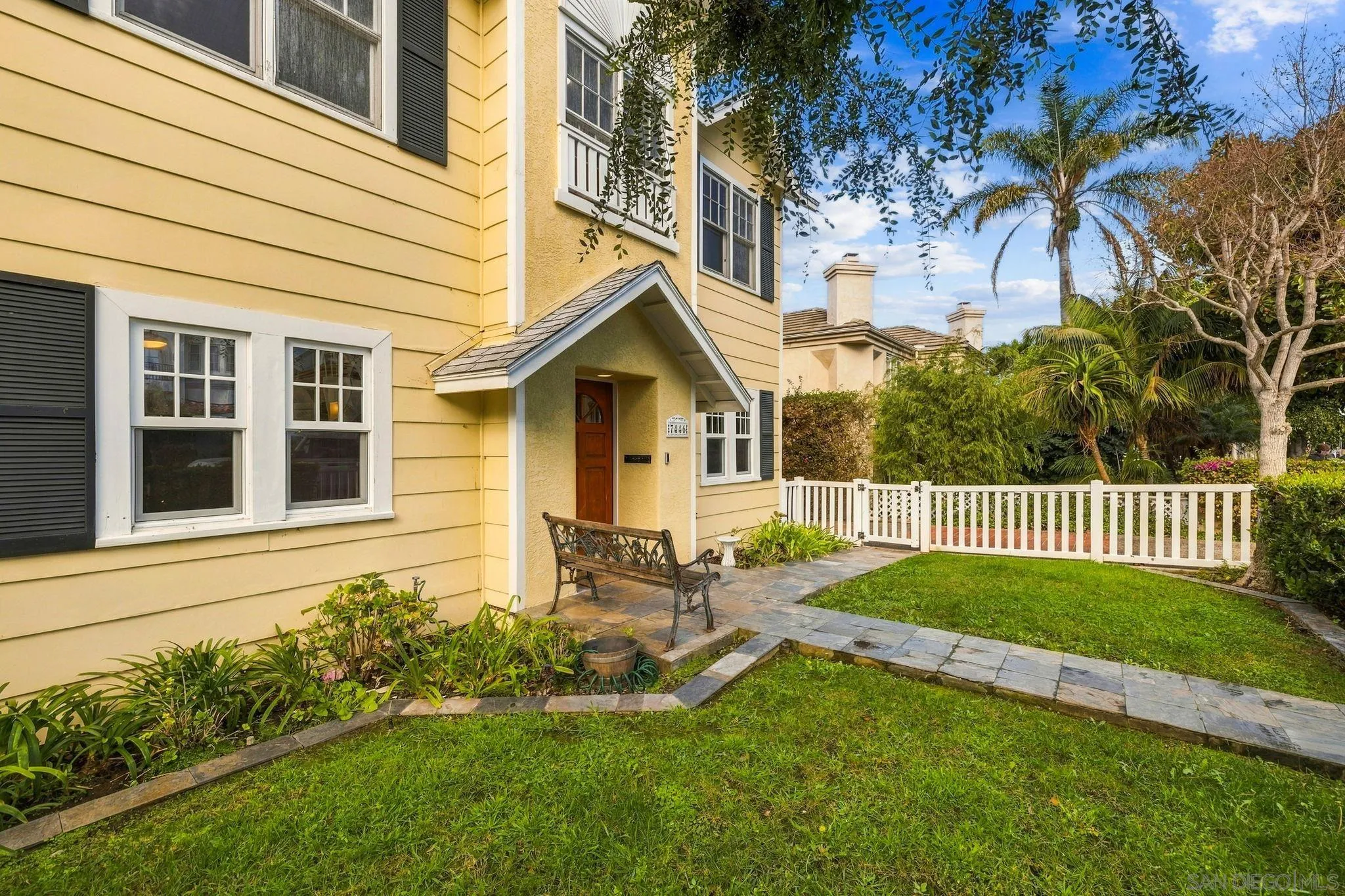 7444-7446 Draper Ave, La Jolla, CA 92037 Front yard