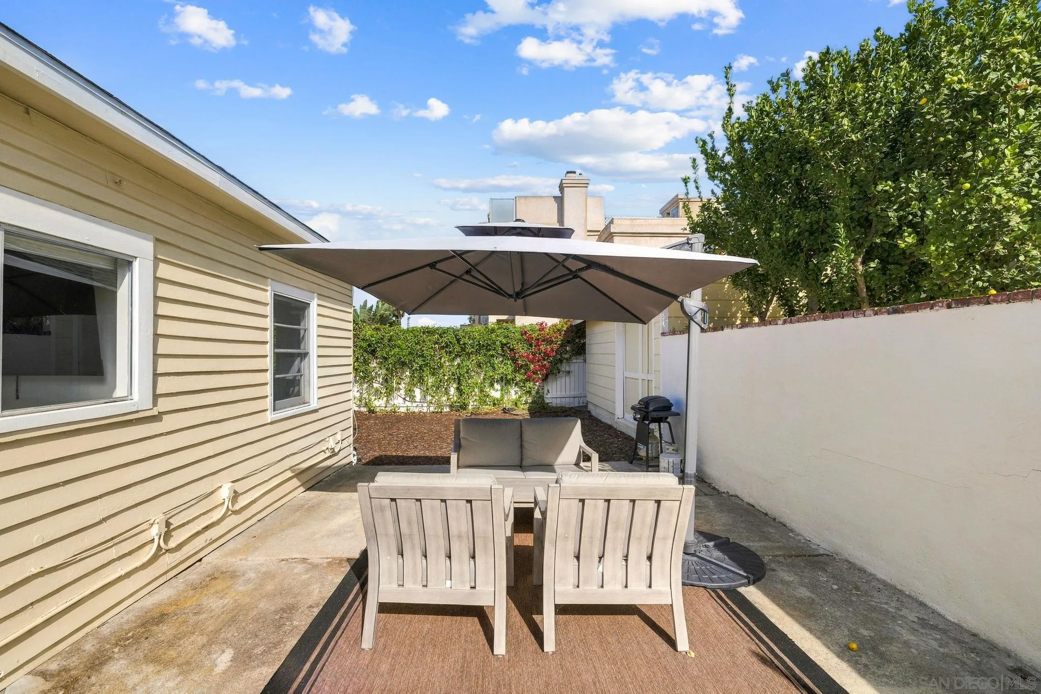 7444-7446 Draper Ave, La Jolla, CA 92037 Lots of outdoor space