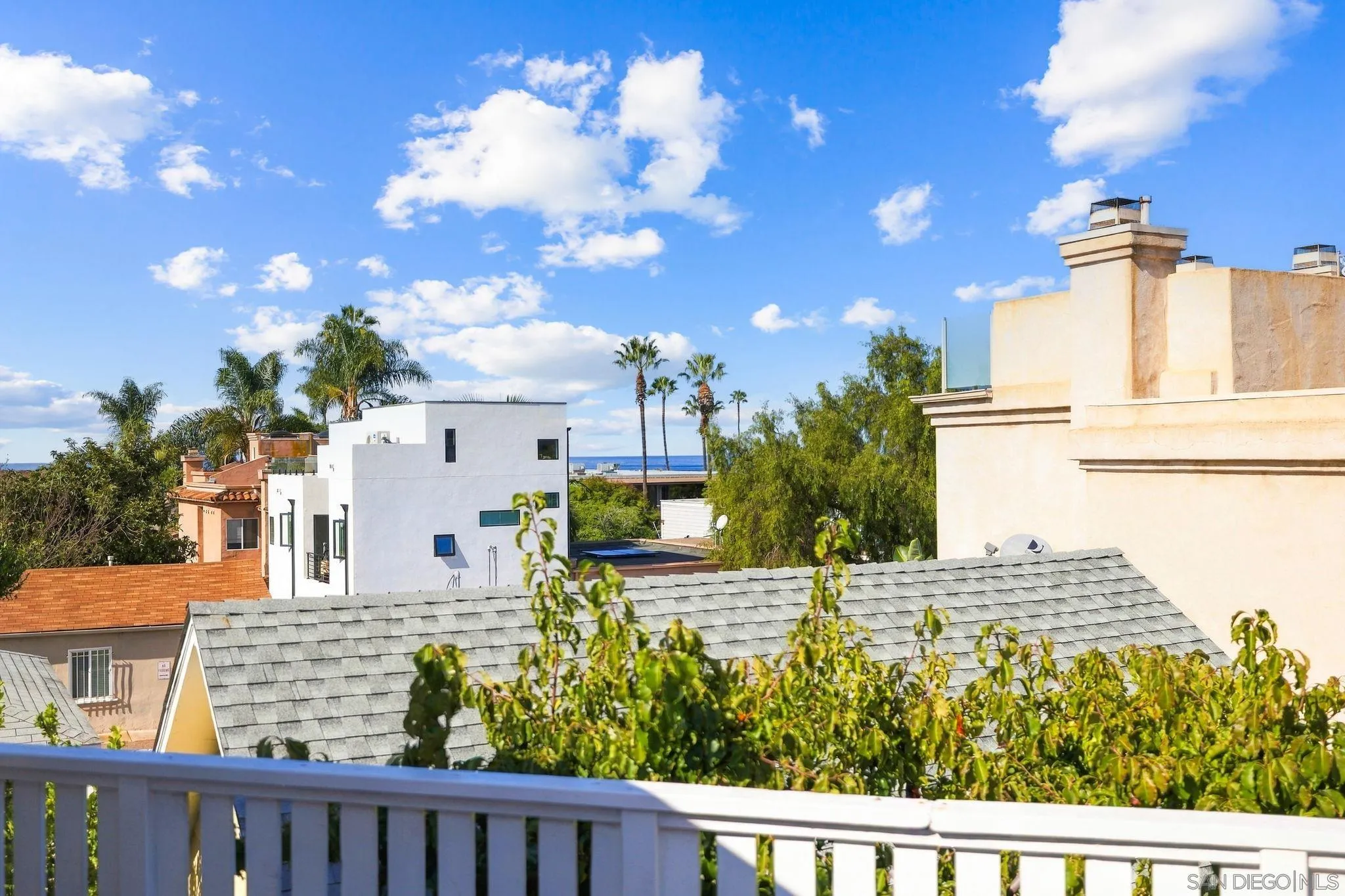 7444-7446 Draper Ave, La Jolla, CA 92037 Peek ocean horizon views from the primary suite deck