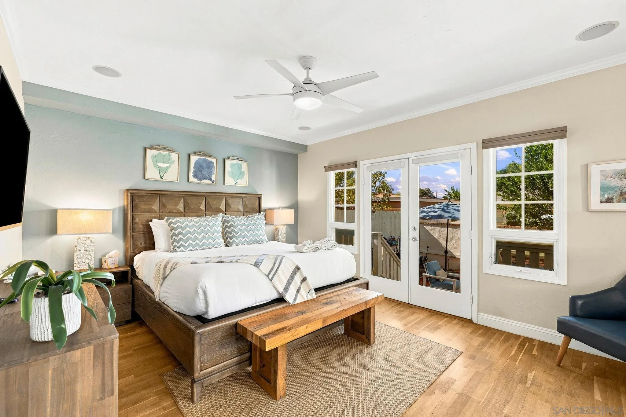 7444-7446 Draper Ave, La Jolla, CA 92037 Currently used as a bedroom