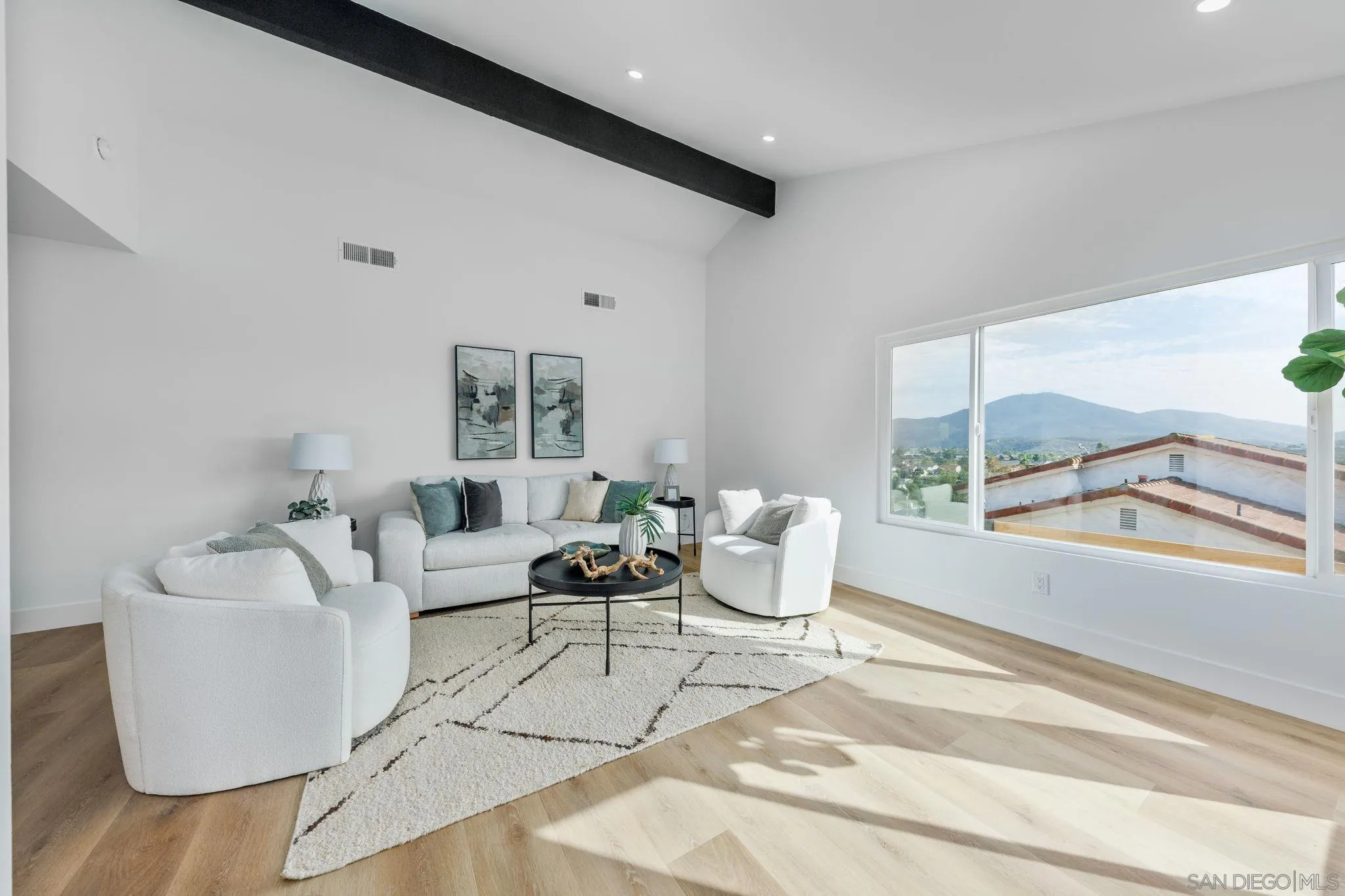 4033 Lorraine Ann Dr, La Mesa, CA 91941