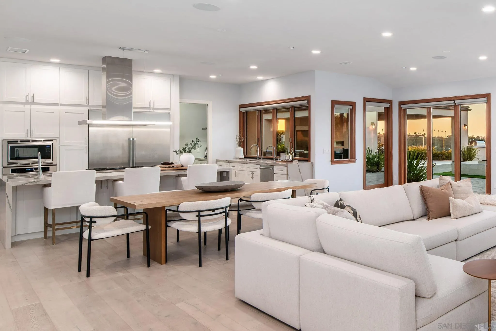14118 Caminito Vistana, San Diego, CA 92130 14118 Caminito Vistana, San Diego, CA 92130