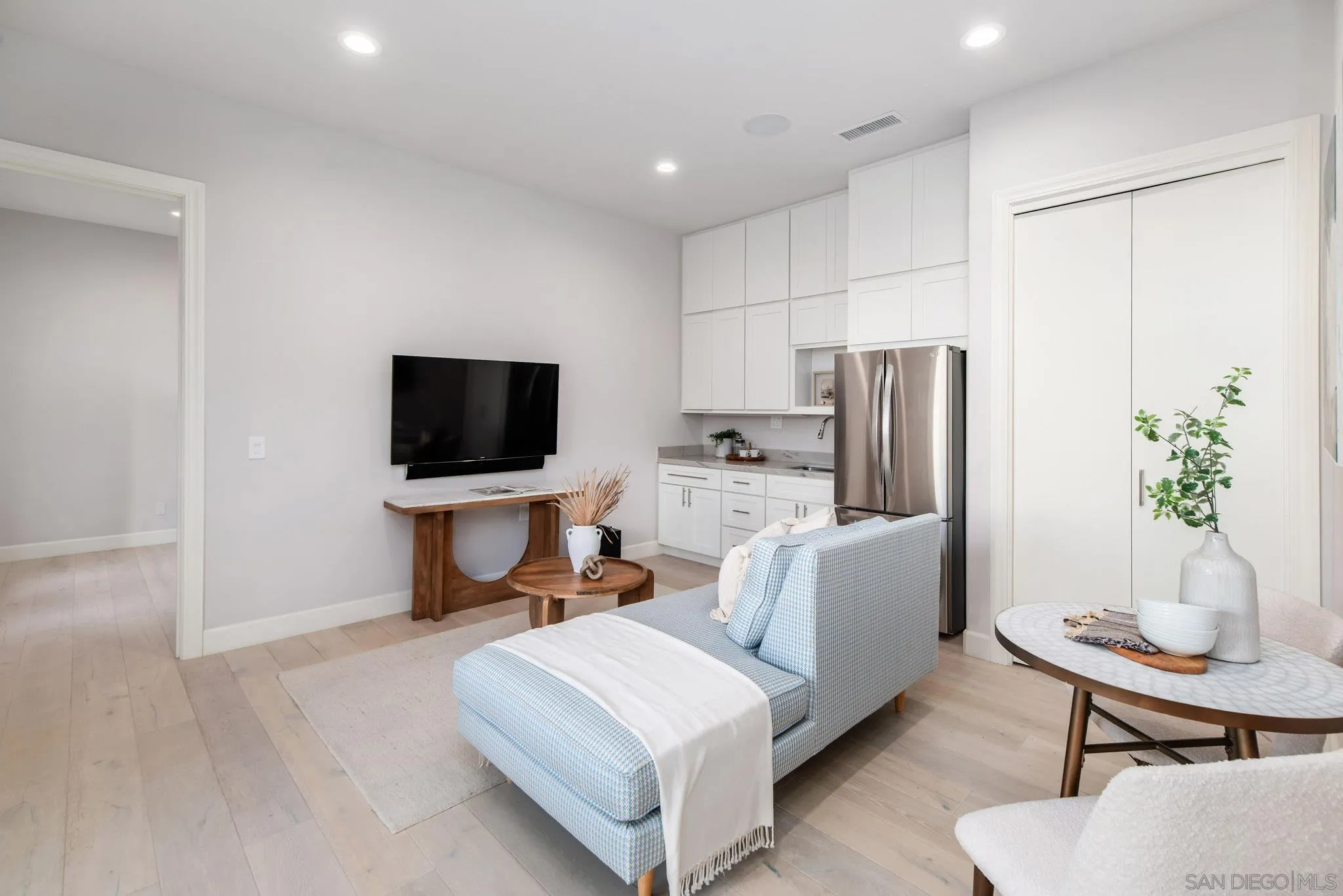 14118 Caminito Vistana, San Diego, CA 92130 14118 Caminito Vistana, San Diego, CA 92130