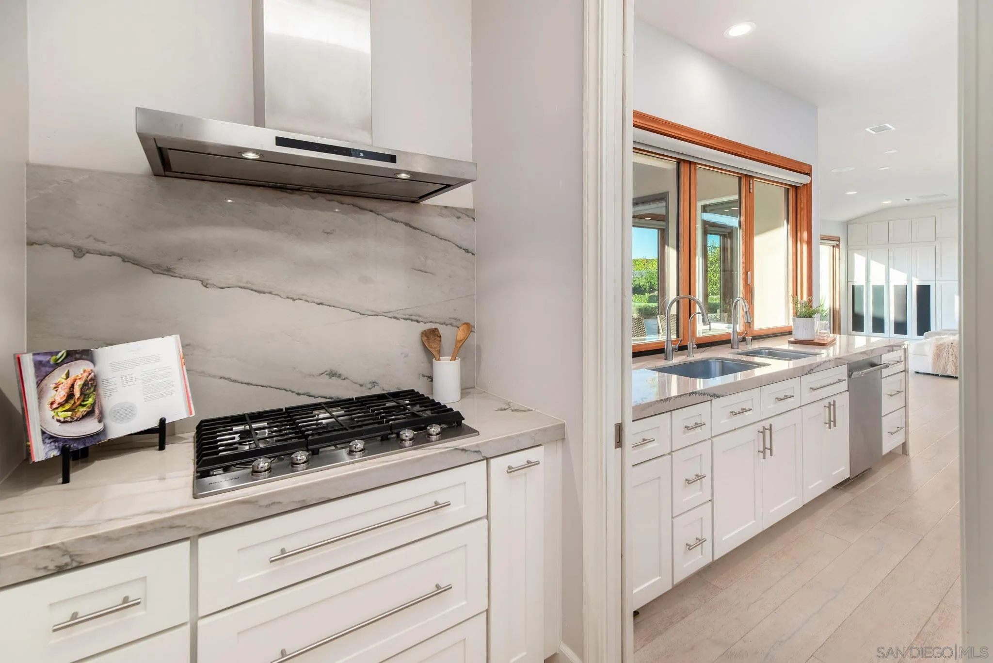 14118 Caminito Vistana, San Diego, CA 92130 14118 Caminito Vistana, San Diego, CA 92130